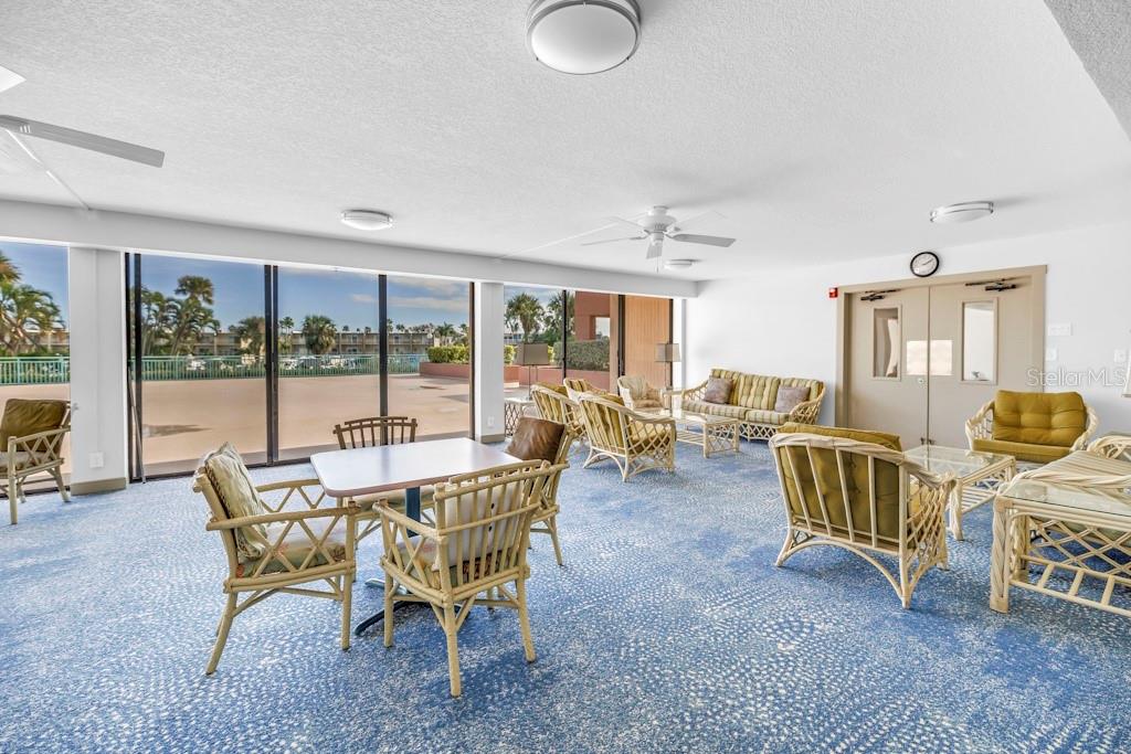 KEY CAPRI CONDO - Residential