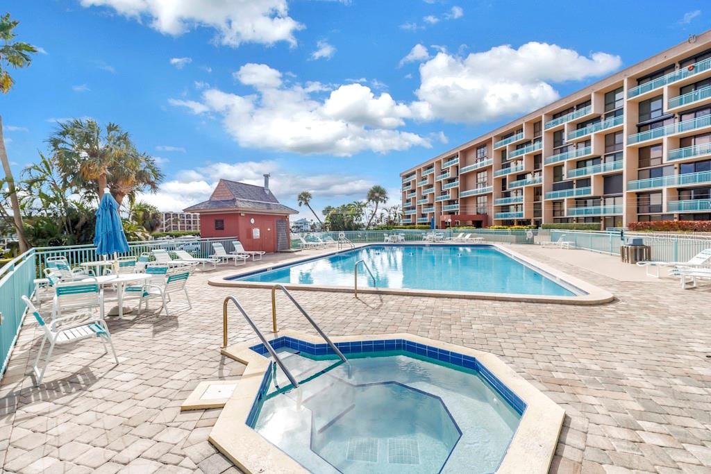 KEY CAPRI CONDO - Residential