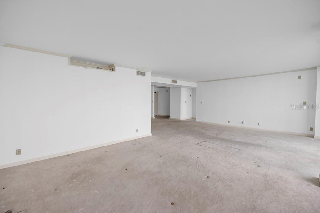 KEY CAPRI CONDO - Residential