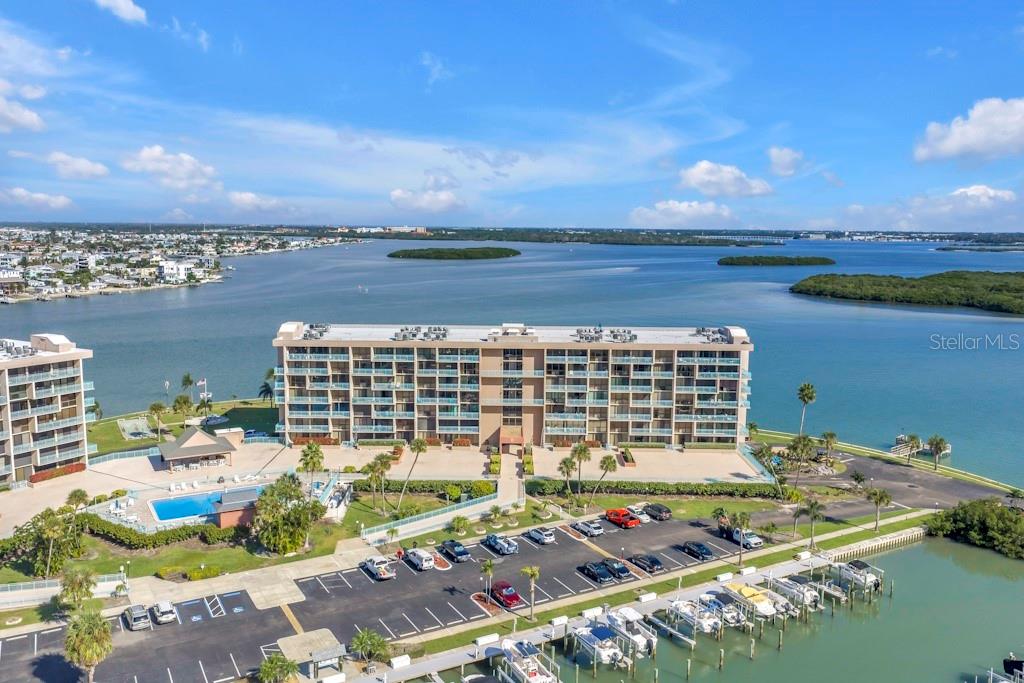 KEY CAPRI CONDO - Residential