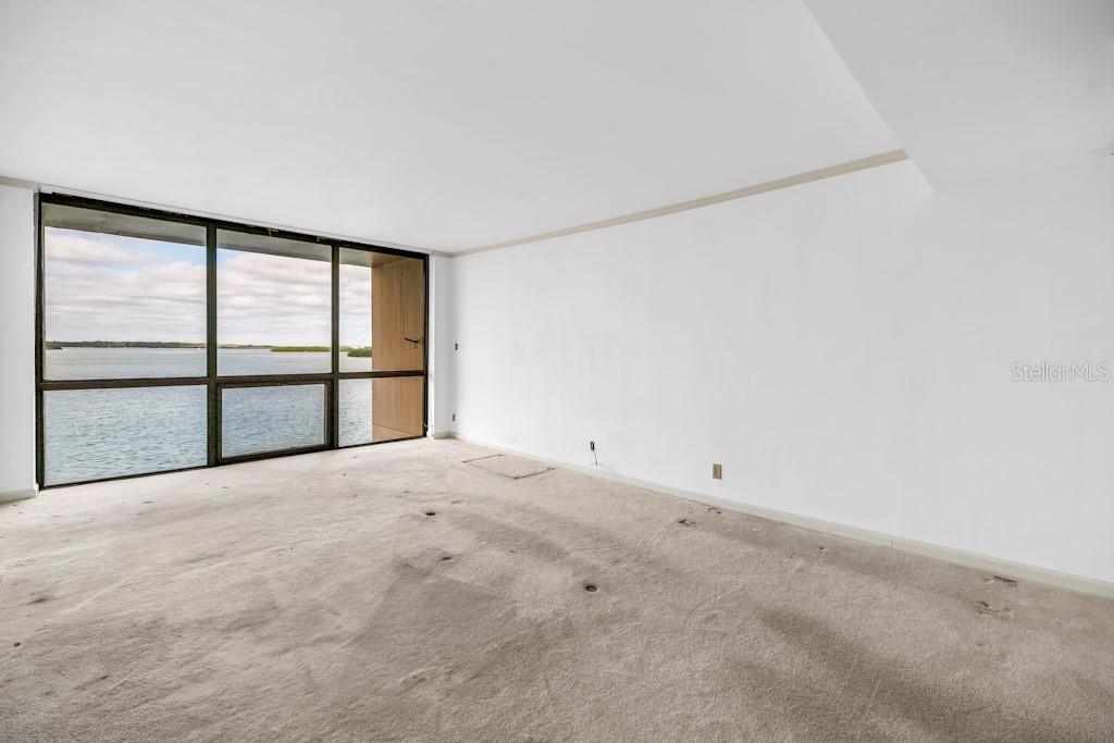 KEY CAPRI CONDO - Residential