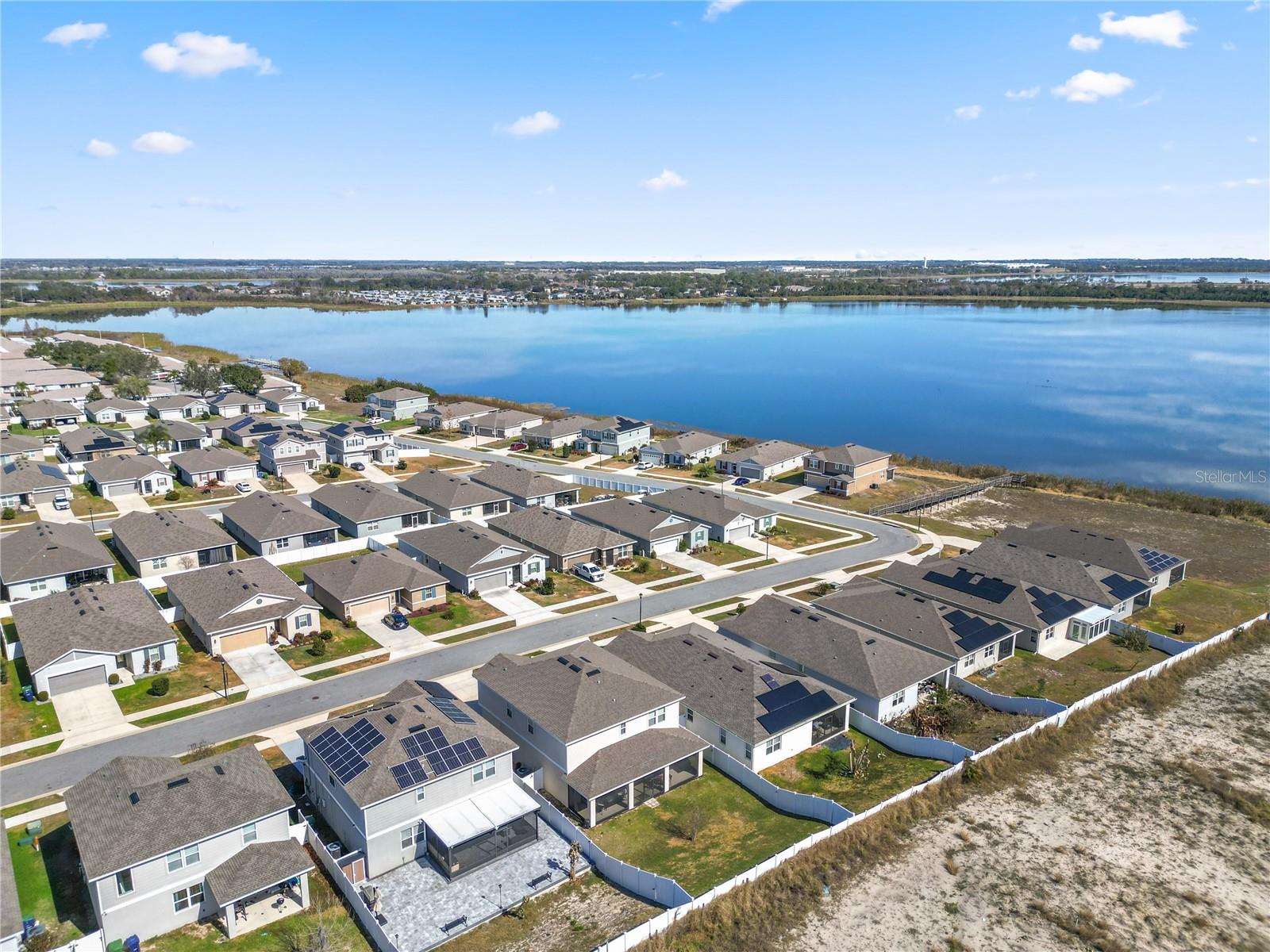 LAKE SMART POINTE - Residential