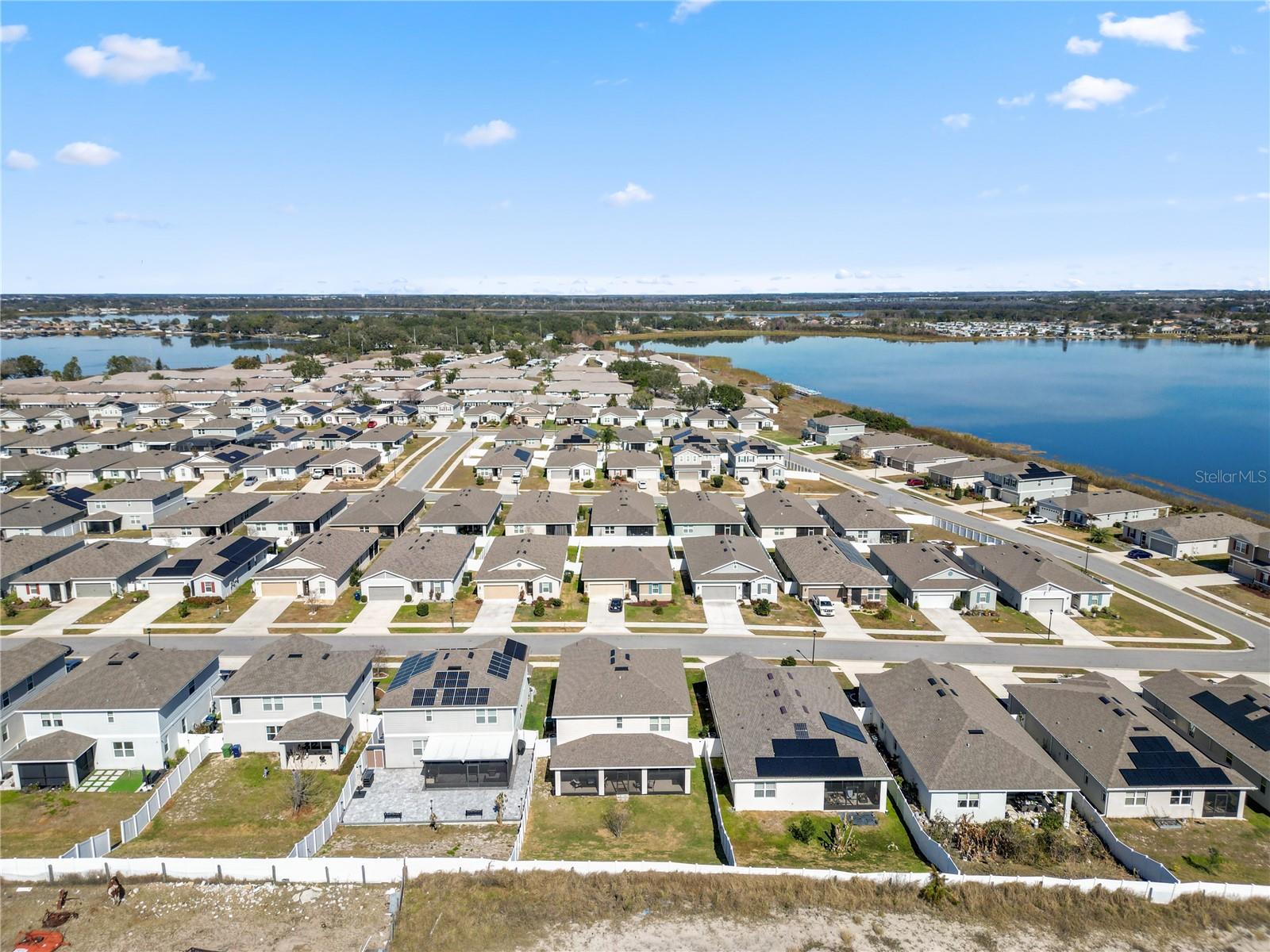 LAKE SMART POINTE - Residential