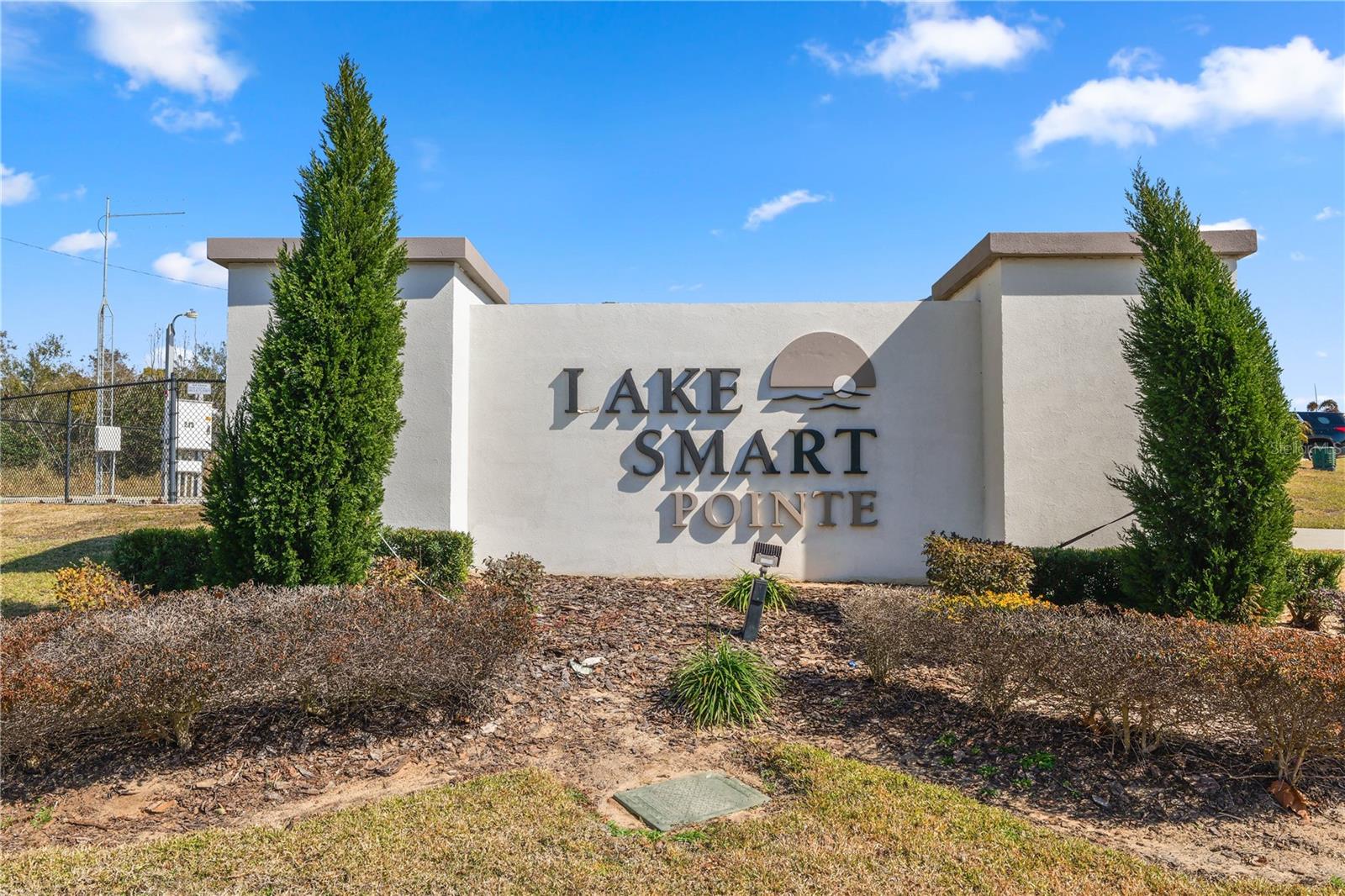 LAKE SMART POINTE - Residential