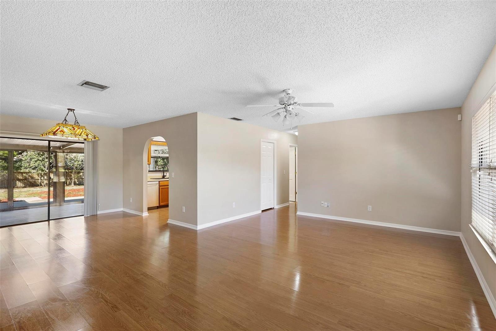 903 CRESCENT PARKWAY
