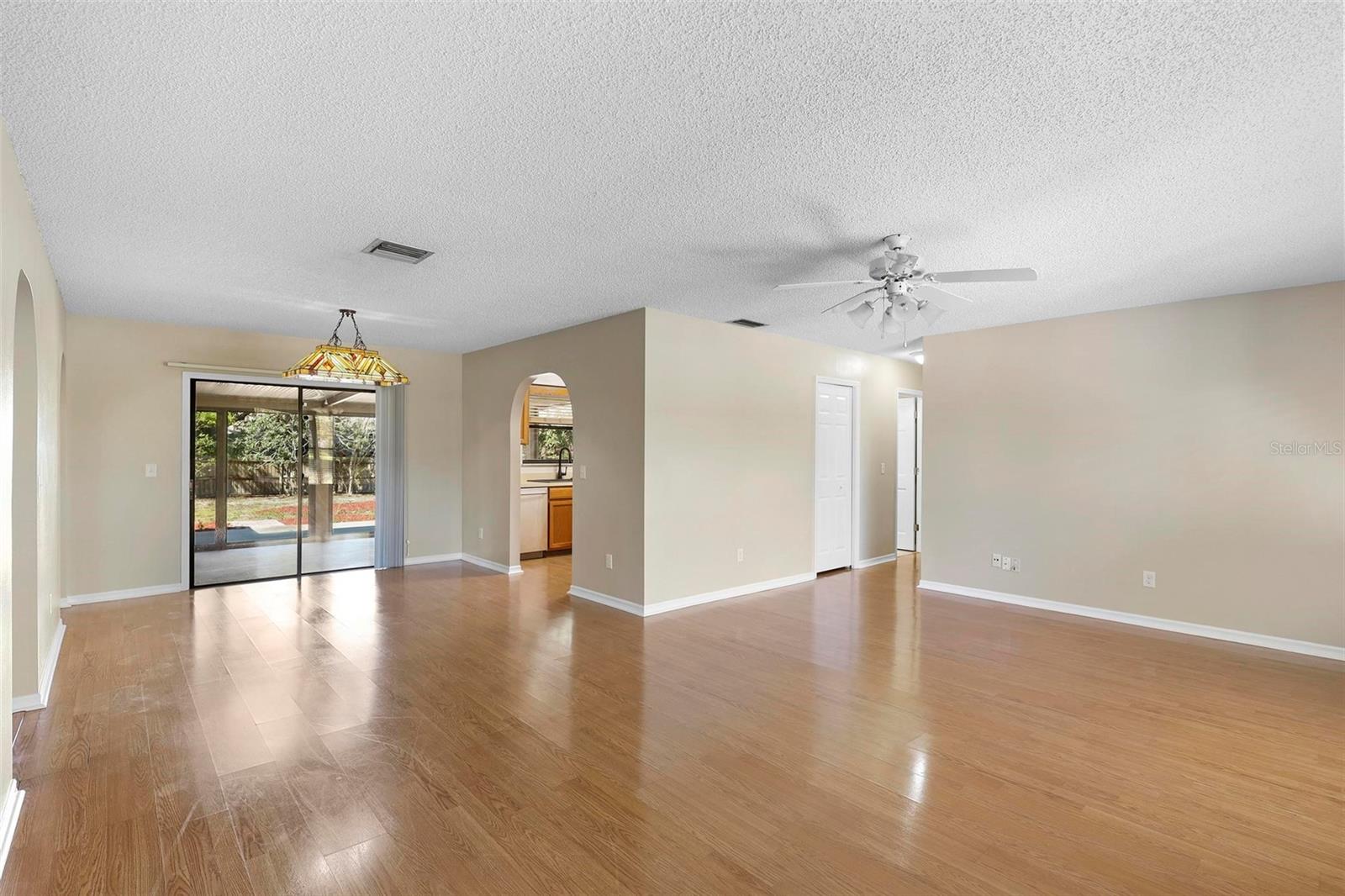 903 CRESCENT PARKWAY