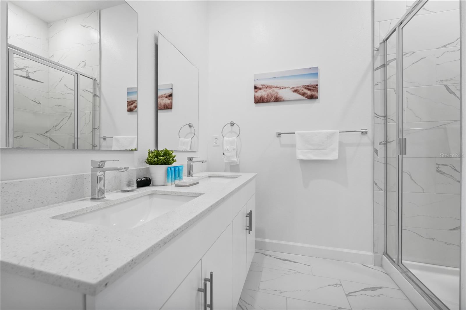 AZUR RESIDENCE - Residential