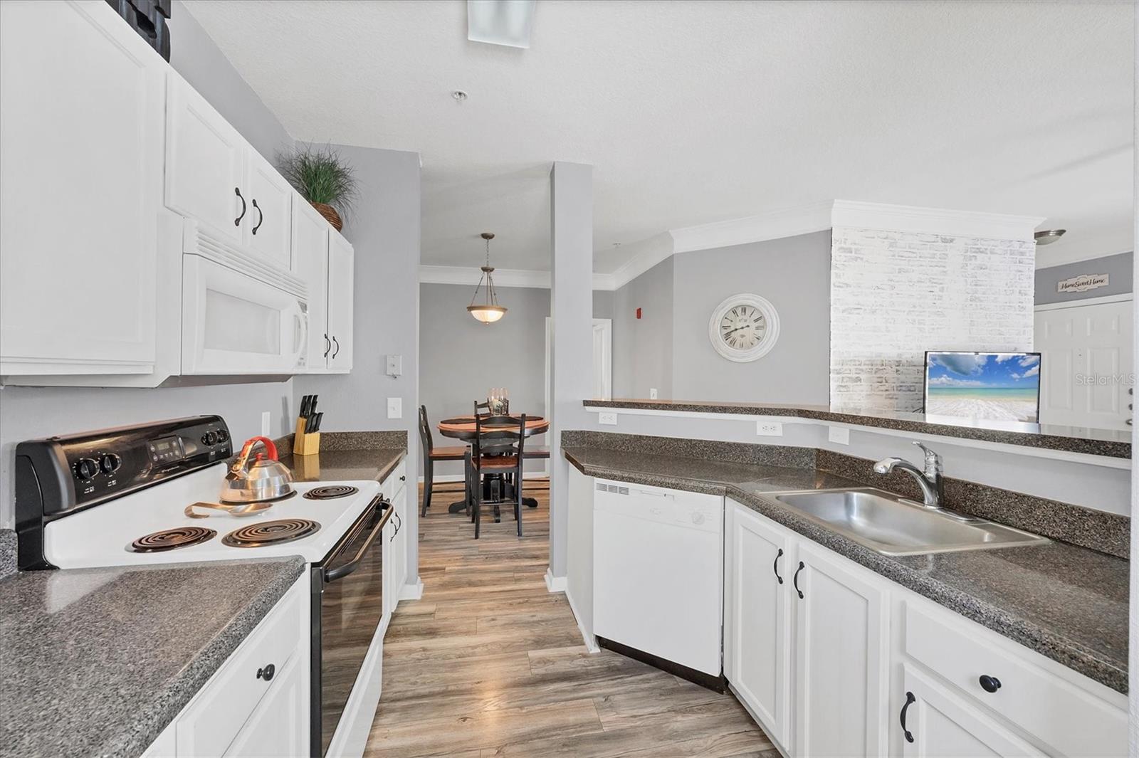 THE PALMS OF CORTEZ - Residential