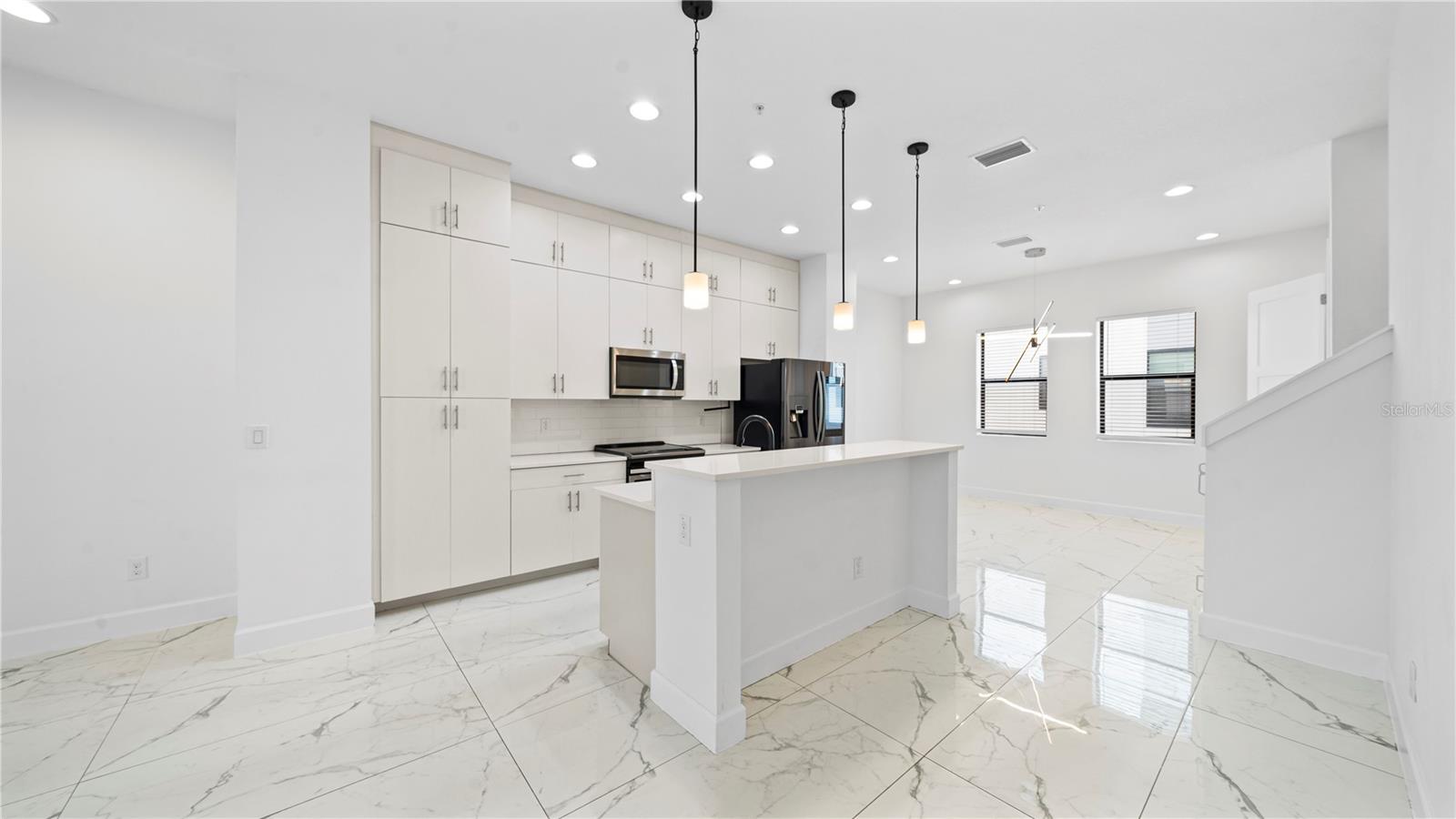 LAS AZOTEAS TWNHMS - Residential Lease