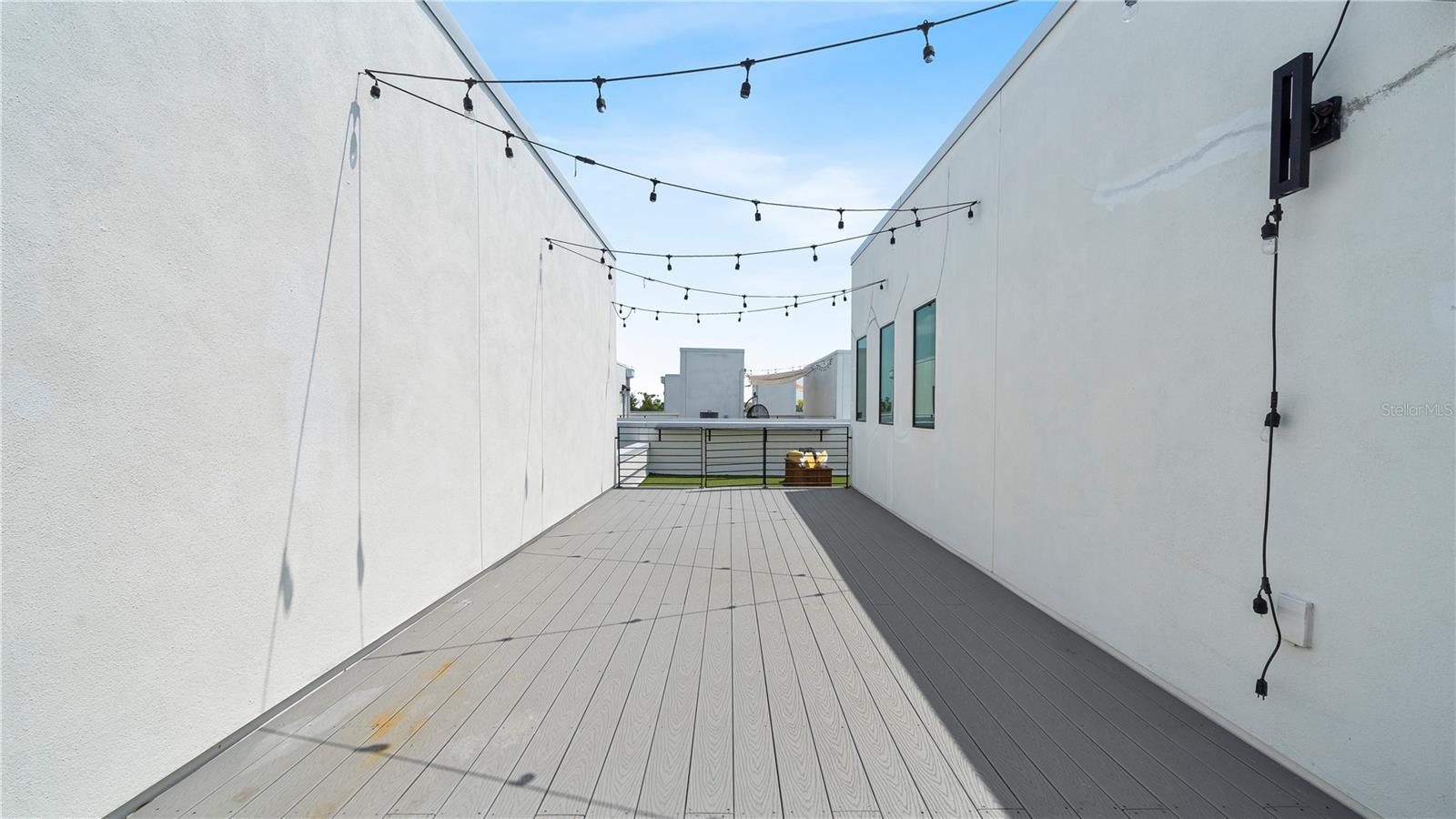 LAS AZOTEAS TWNHMS - Residential Lease