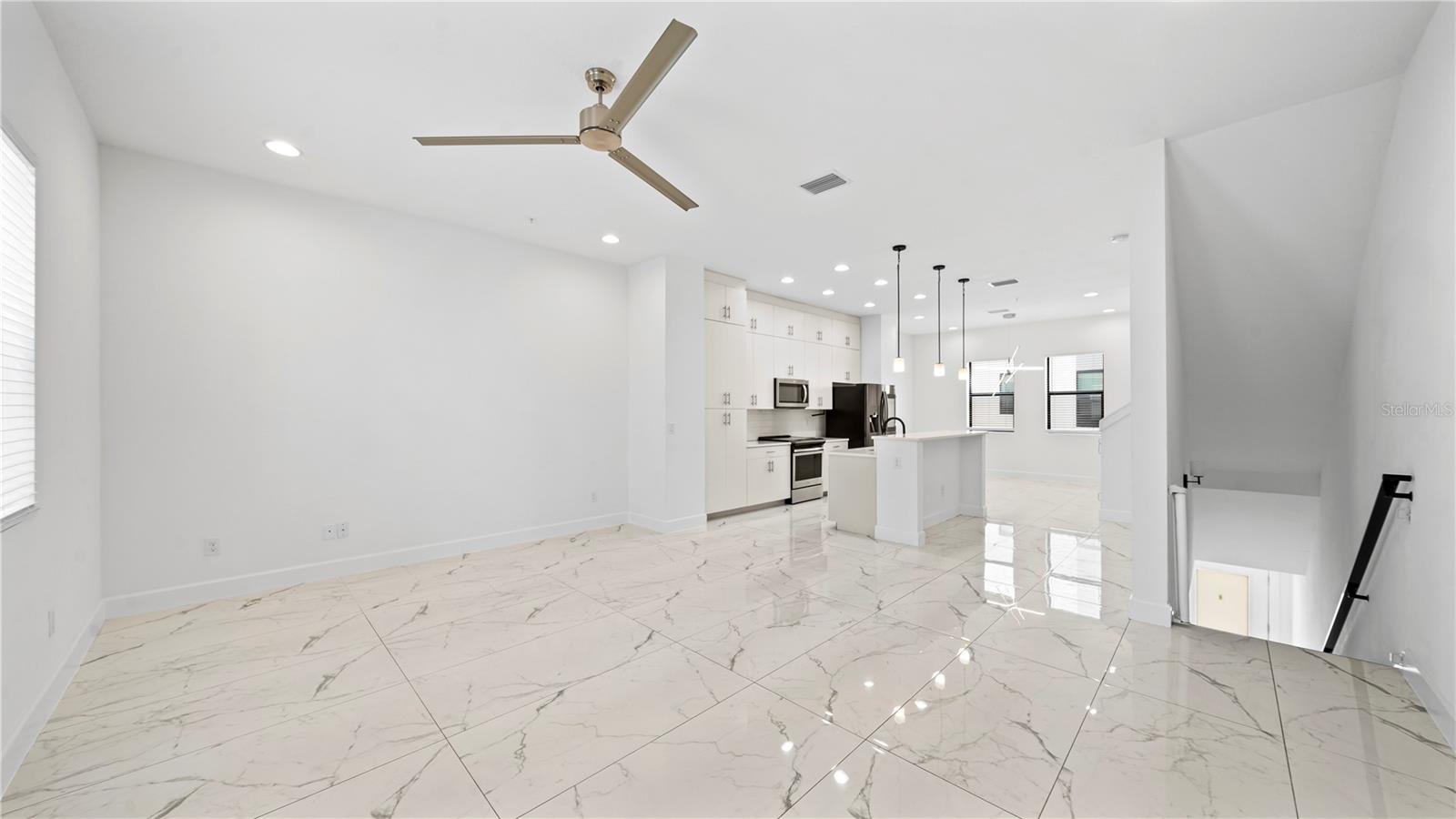 LAS AZOTEAS TWNHMS - Residential Lease
