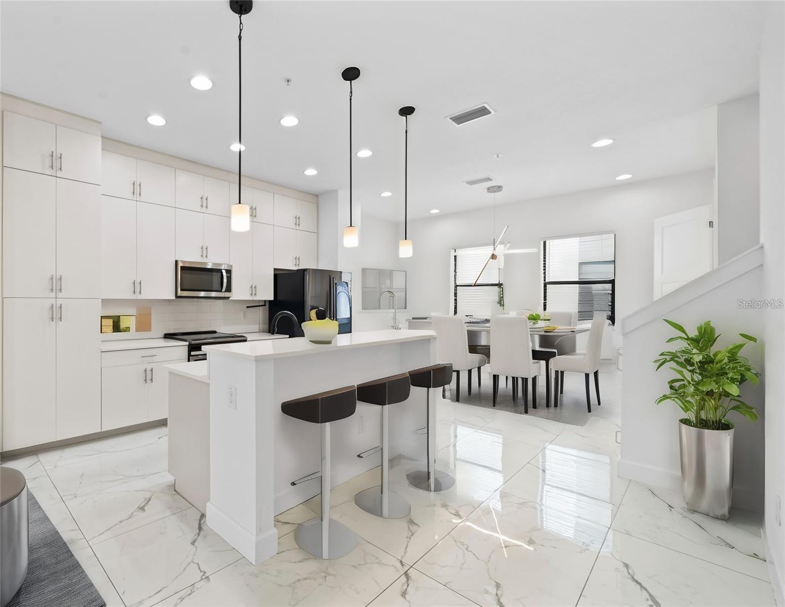 LAS AZOTEAS TWNHMS - Residential Lease