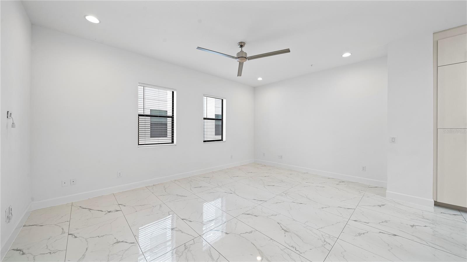 LAS AZOTEAS TWNHMS - Residential Lease