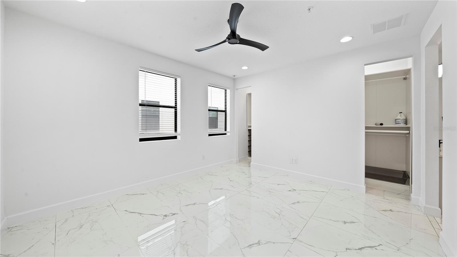 LAS AZOTEAS TWNHMS - Residential Lease