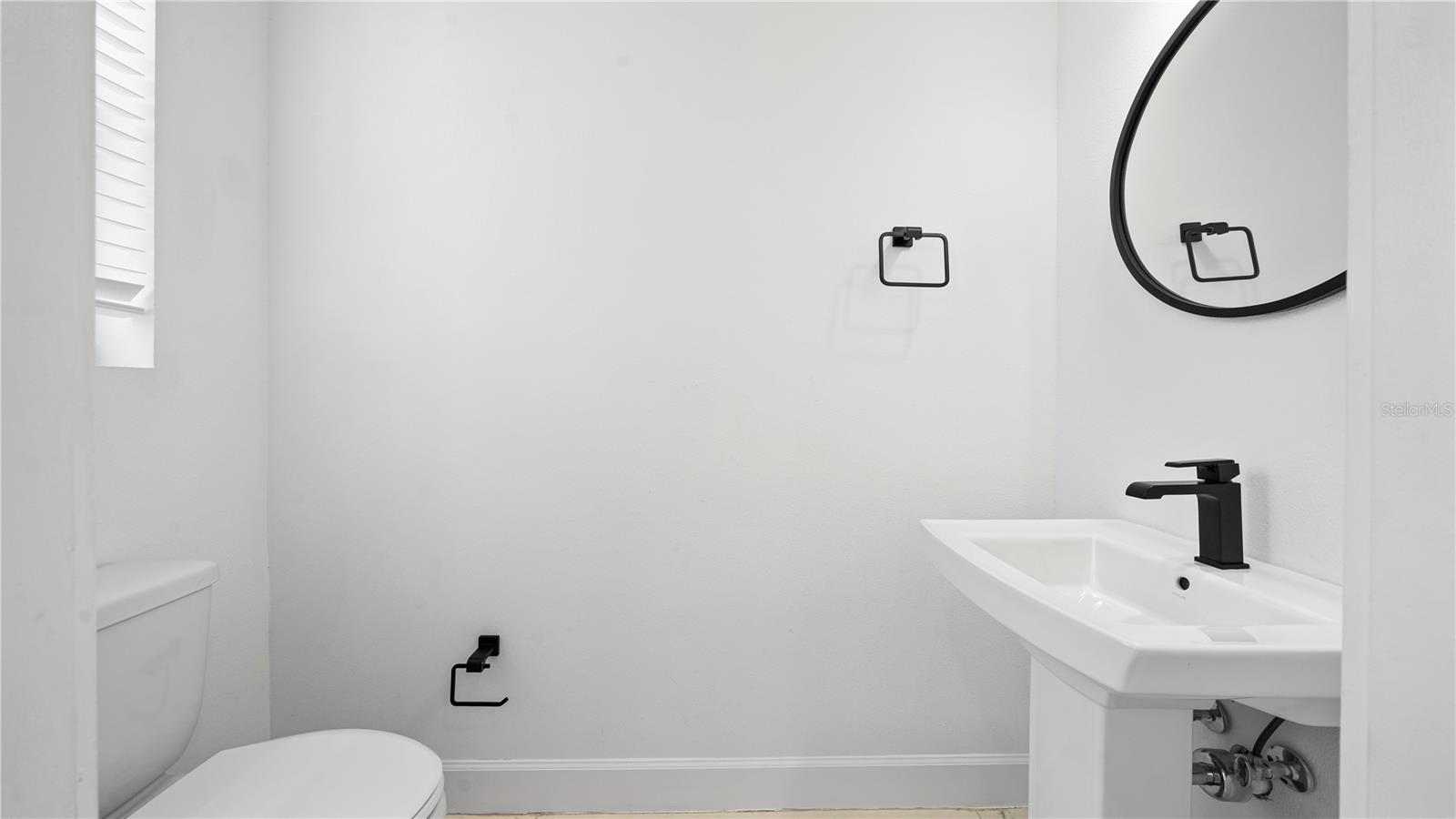 LAS AZOTEAS TWNHMS - Residential Lease