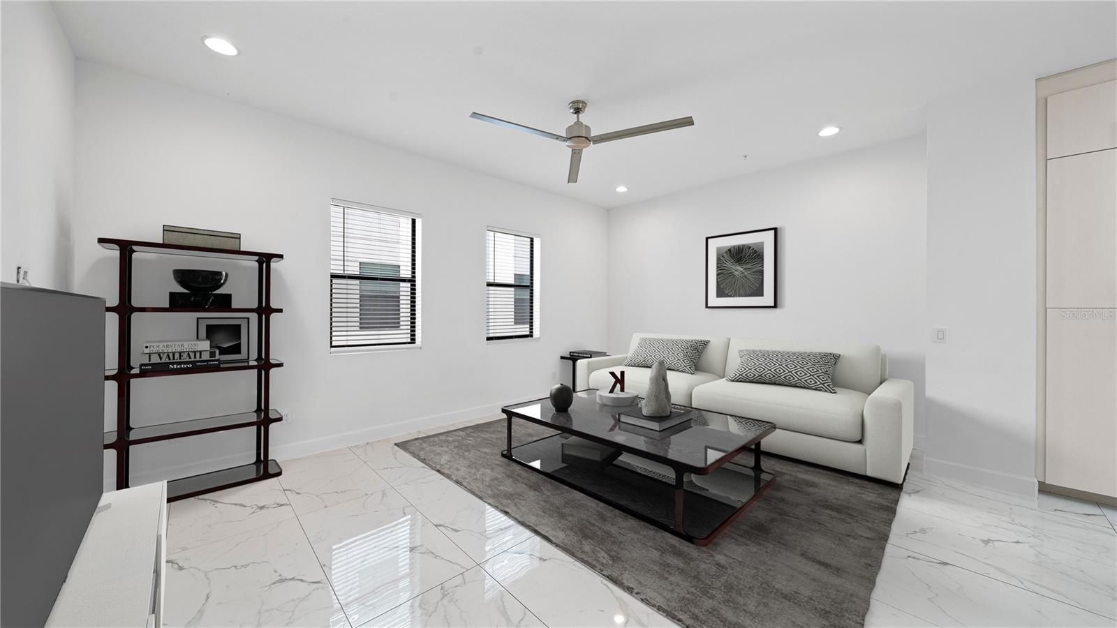 LAS AZOTEAS TWNHMS - Residential Lease