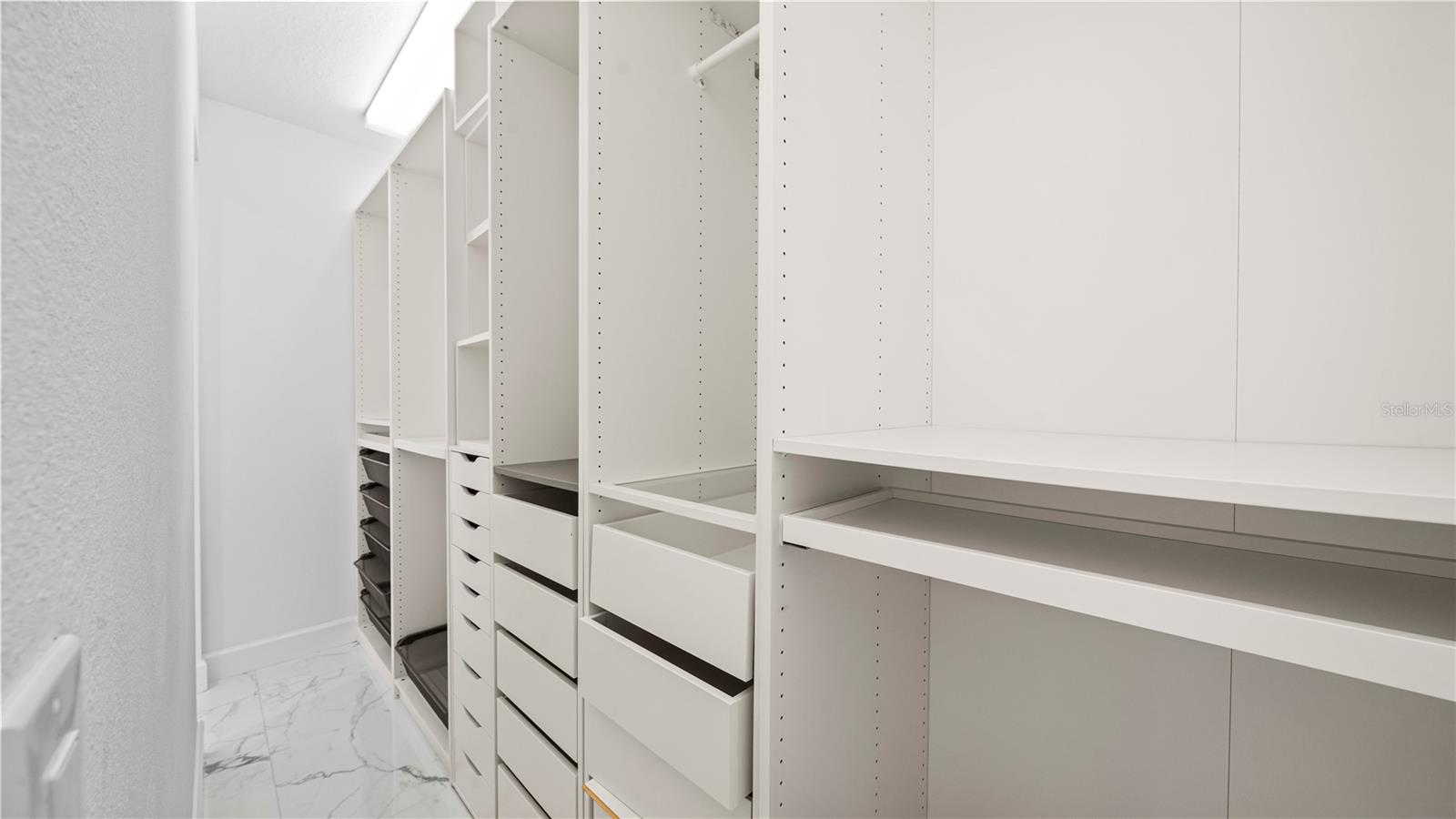 LAS AZOTEAS TWNHMS - Residential Lease