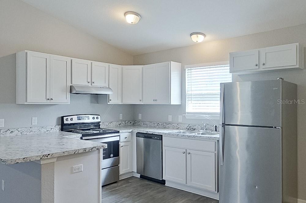 MARION OAKS UN 09 - Residential Lease
