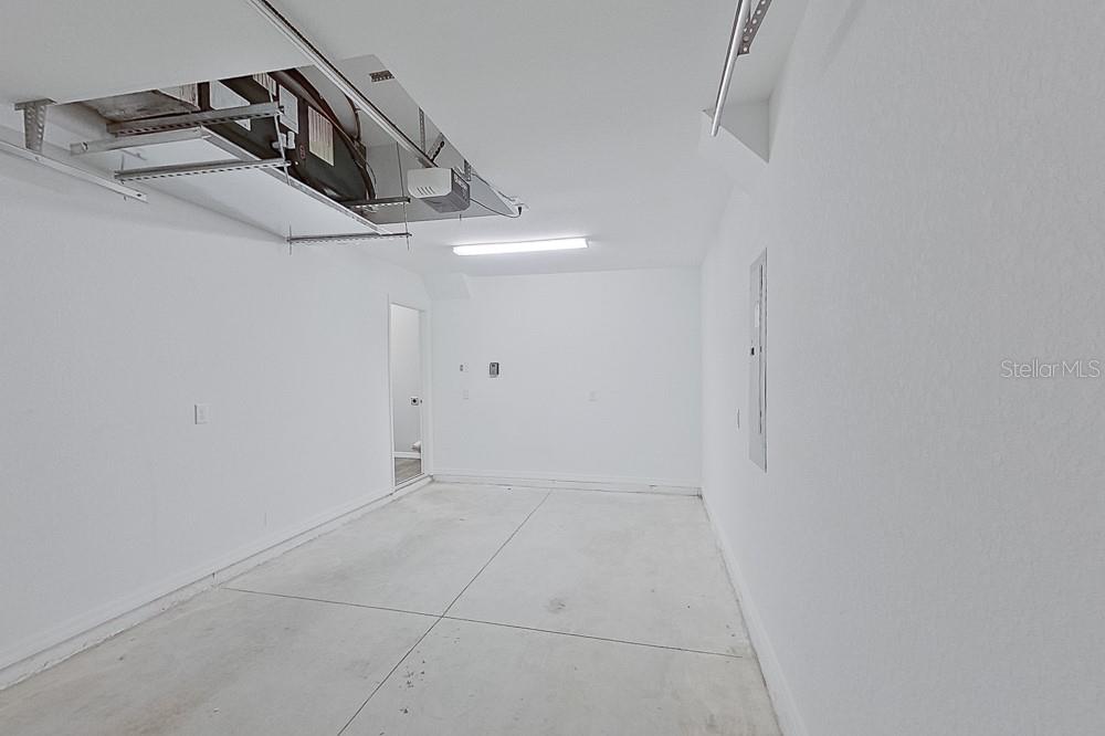 MARION OAKS UN 09 - Residential Lease