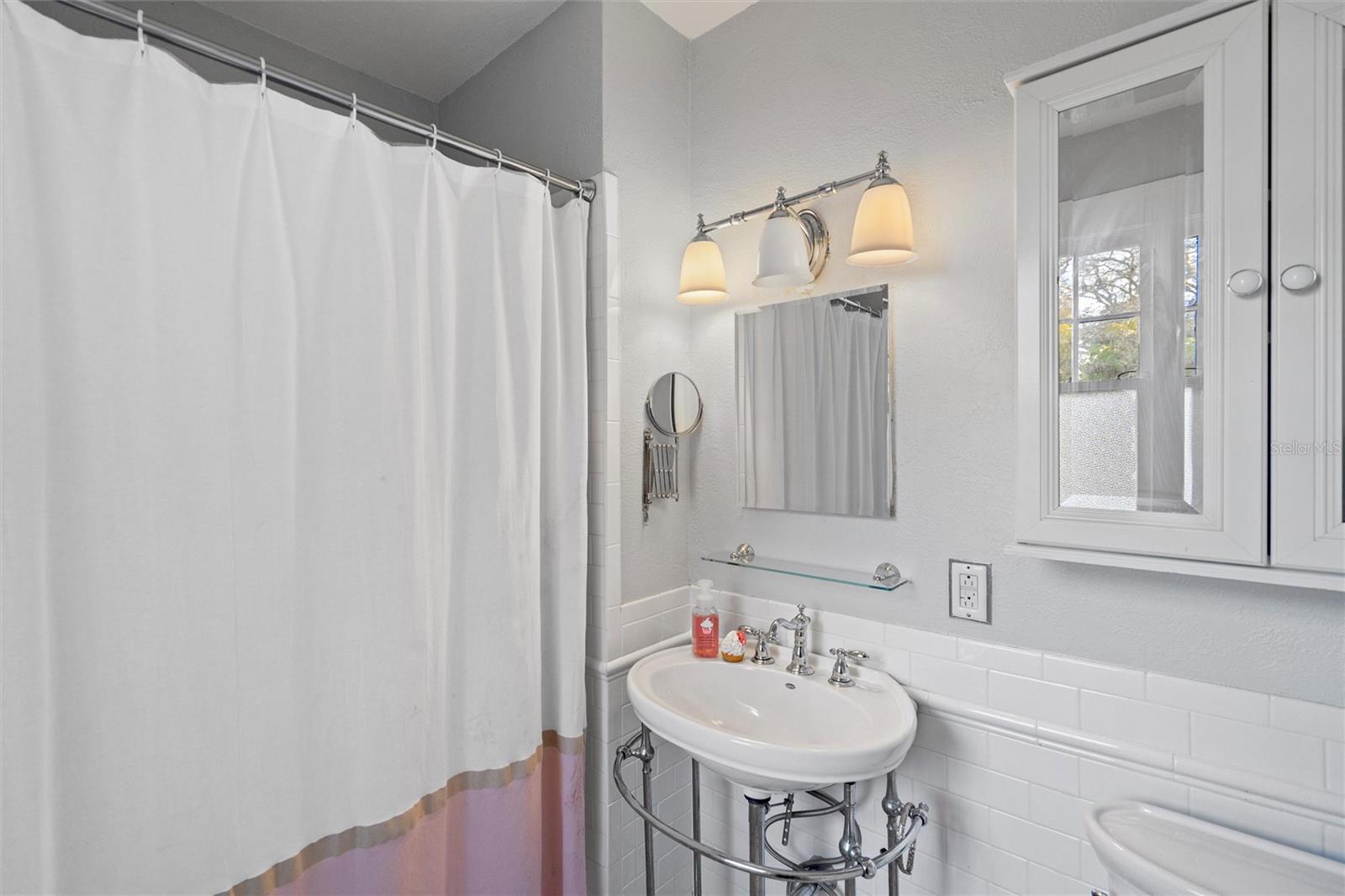 BARNARD ERASTUS A S REV SUB - Residential