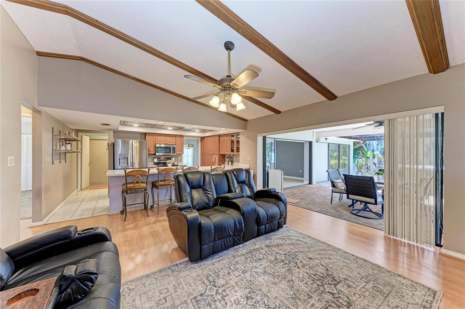 PALMA SOLA VILLAGE SUB - Residential