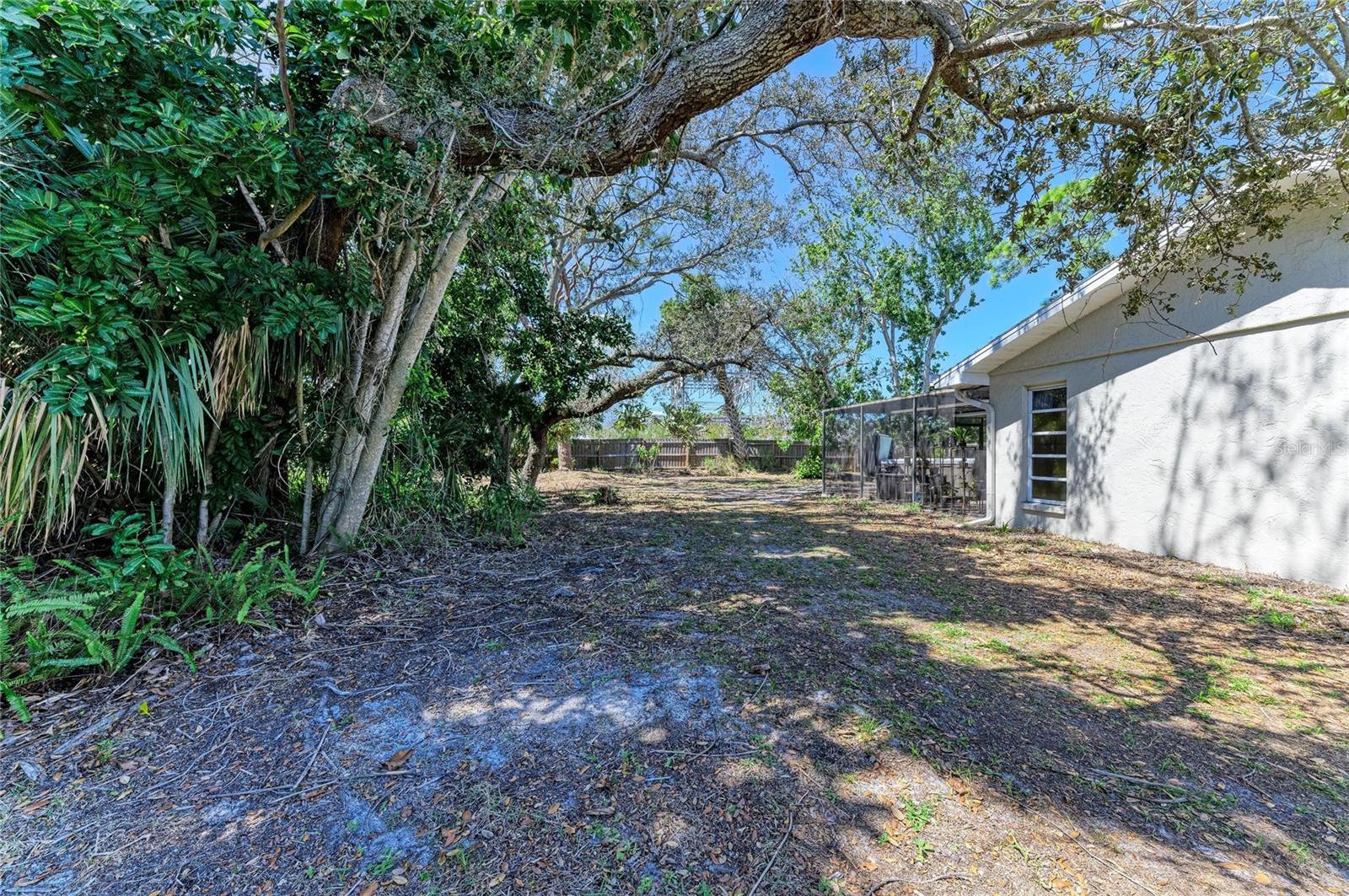 PALMA SOLA VILLAGE SUB - Residential