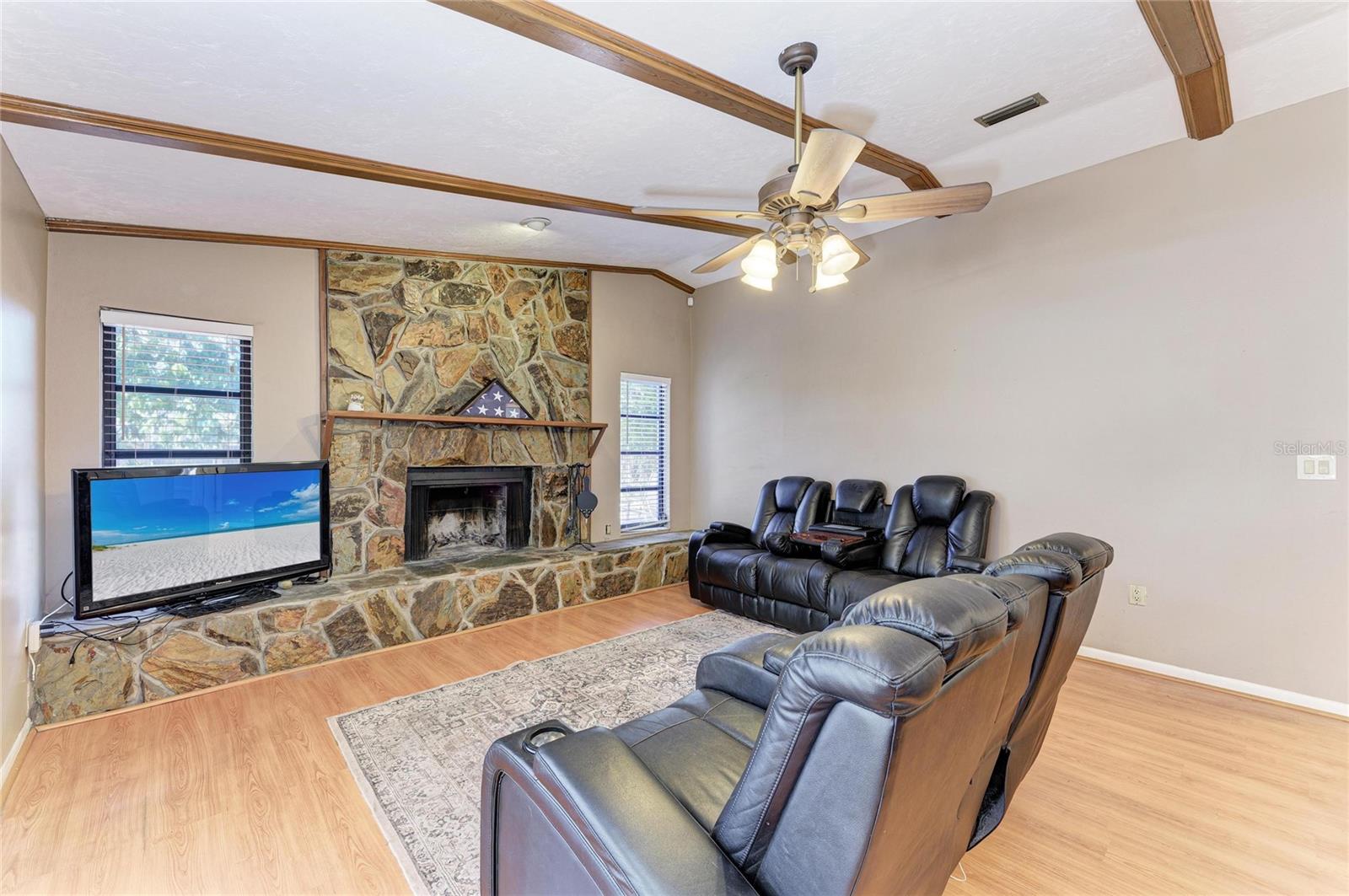 PALMA SOLA VILLAGE SUB - Residential