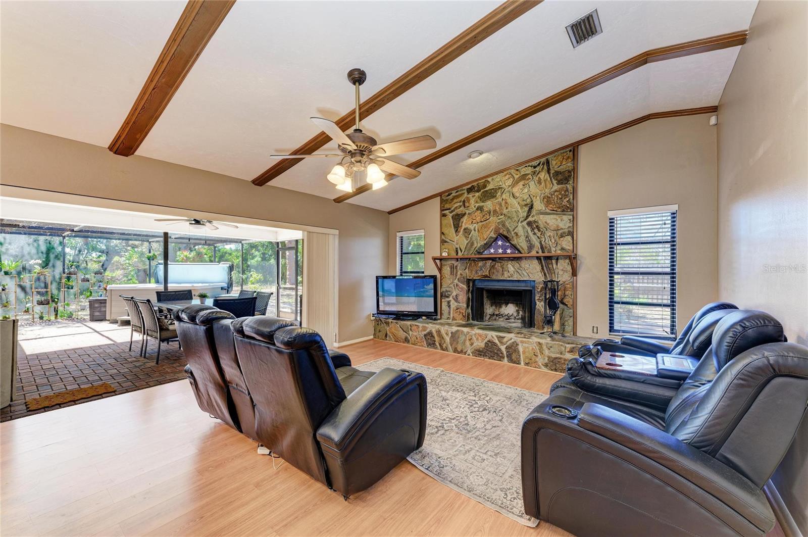 PALMA SOLA VILLAGE SUB - Residential