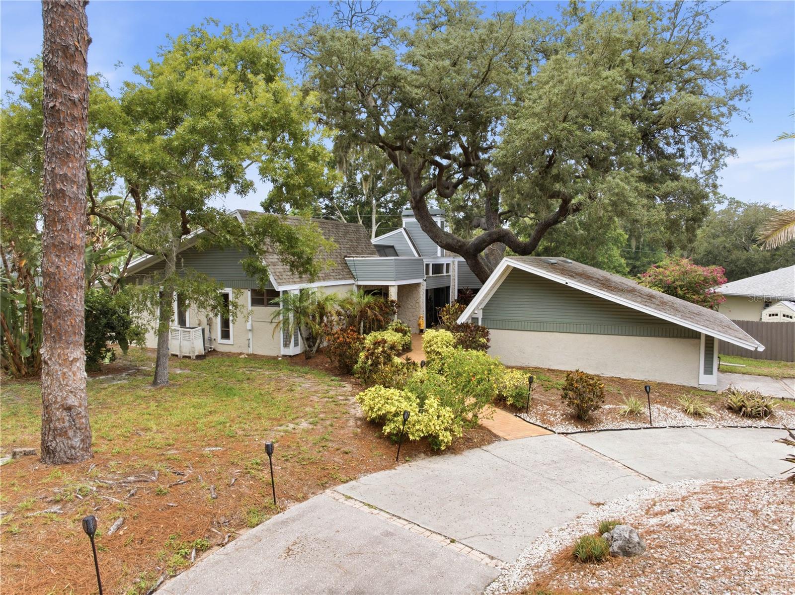 2860 BRIARWOOD LANE