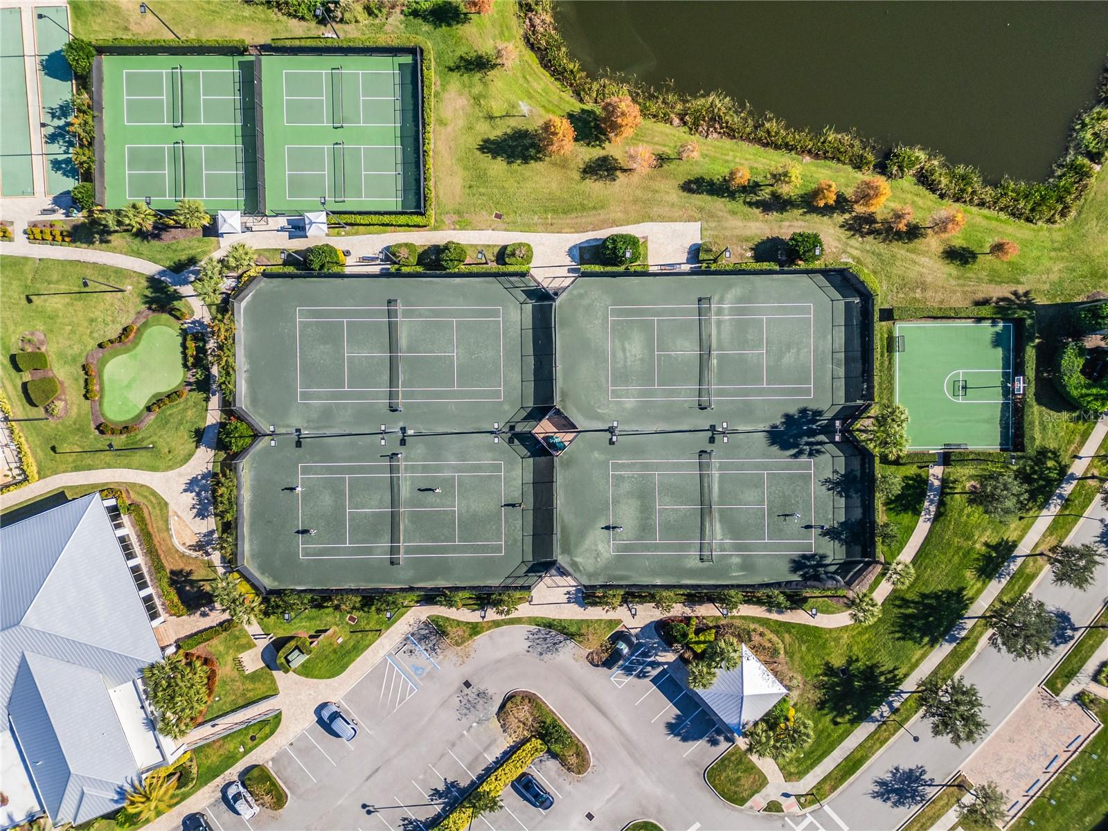 TWIN LAKES - Residential