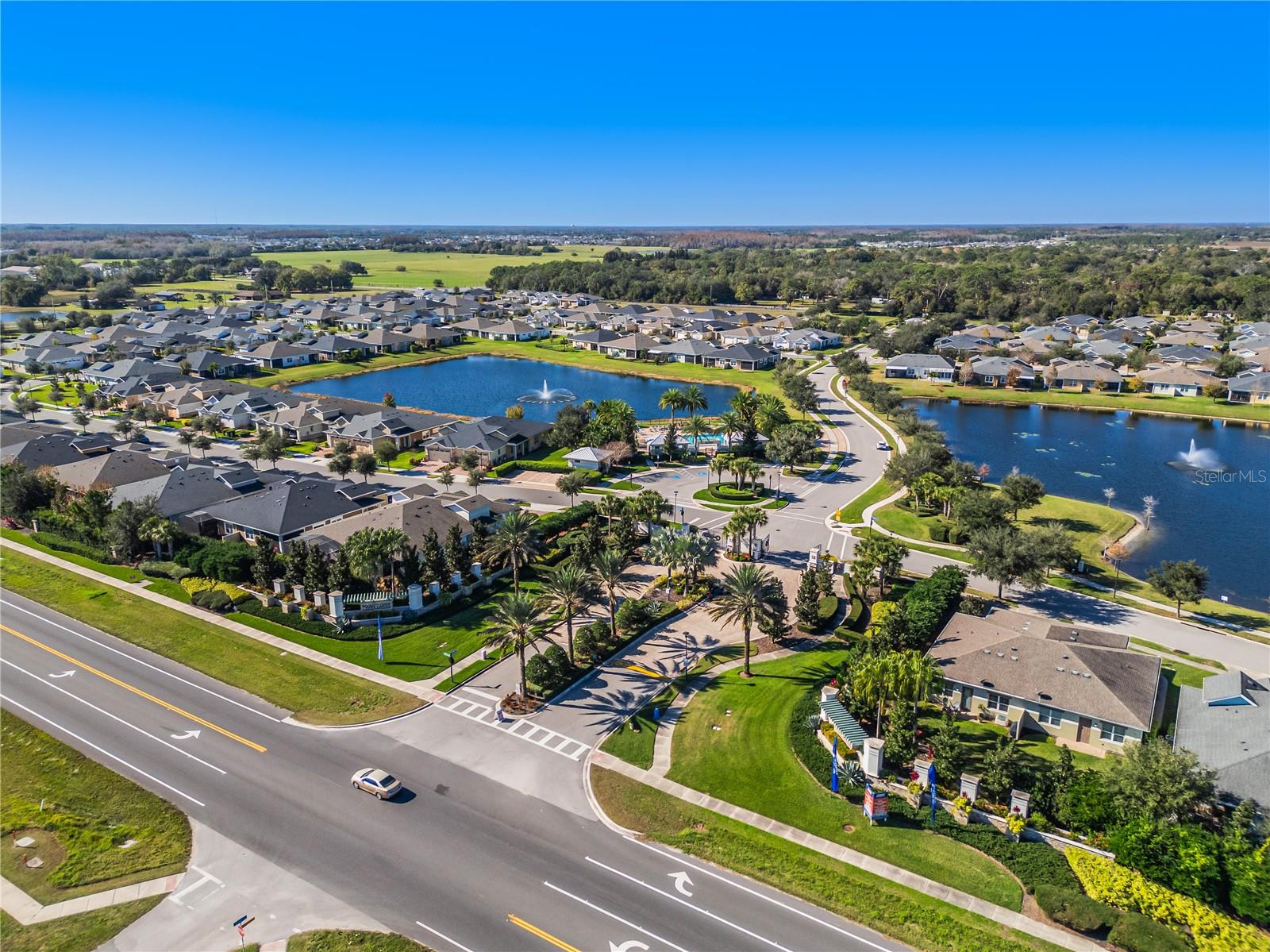 TWIN LAKES - Residential