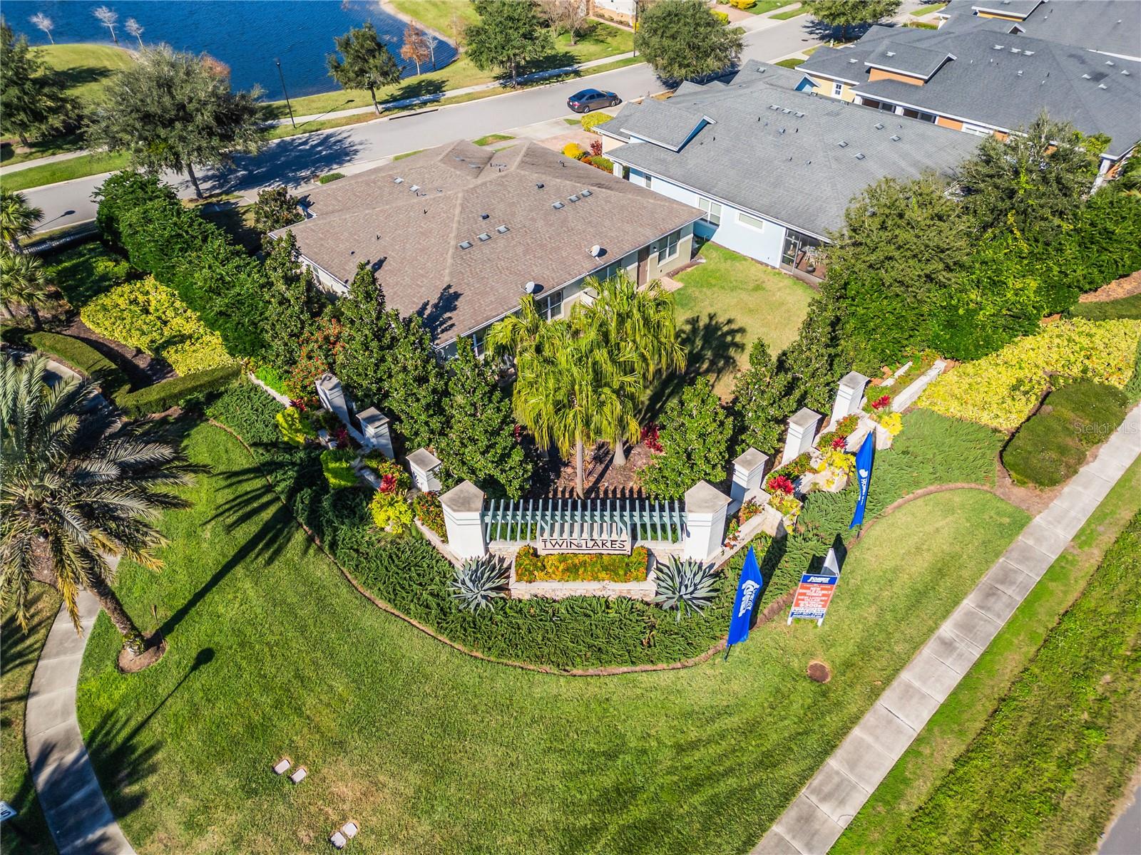 TWIN LAKES - Residential