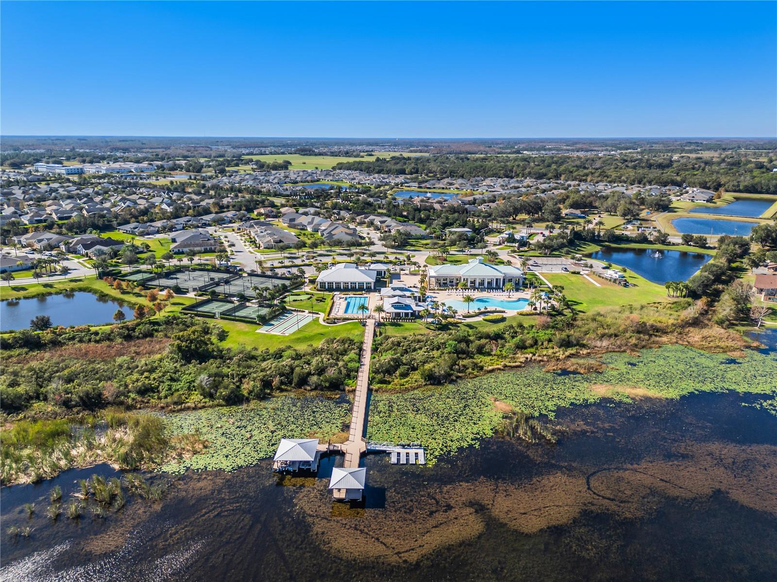 TWIN LAKES - Residential