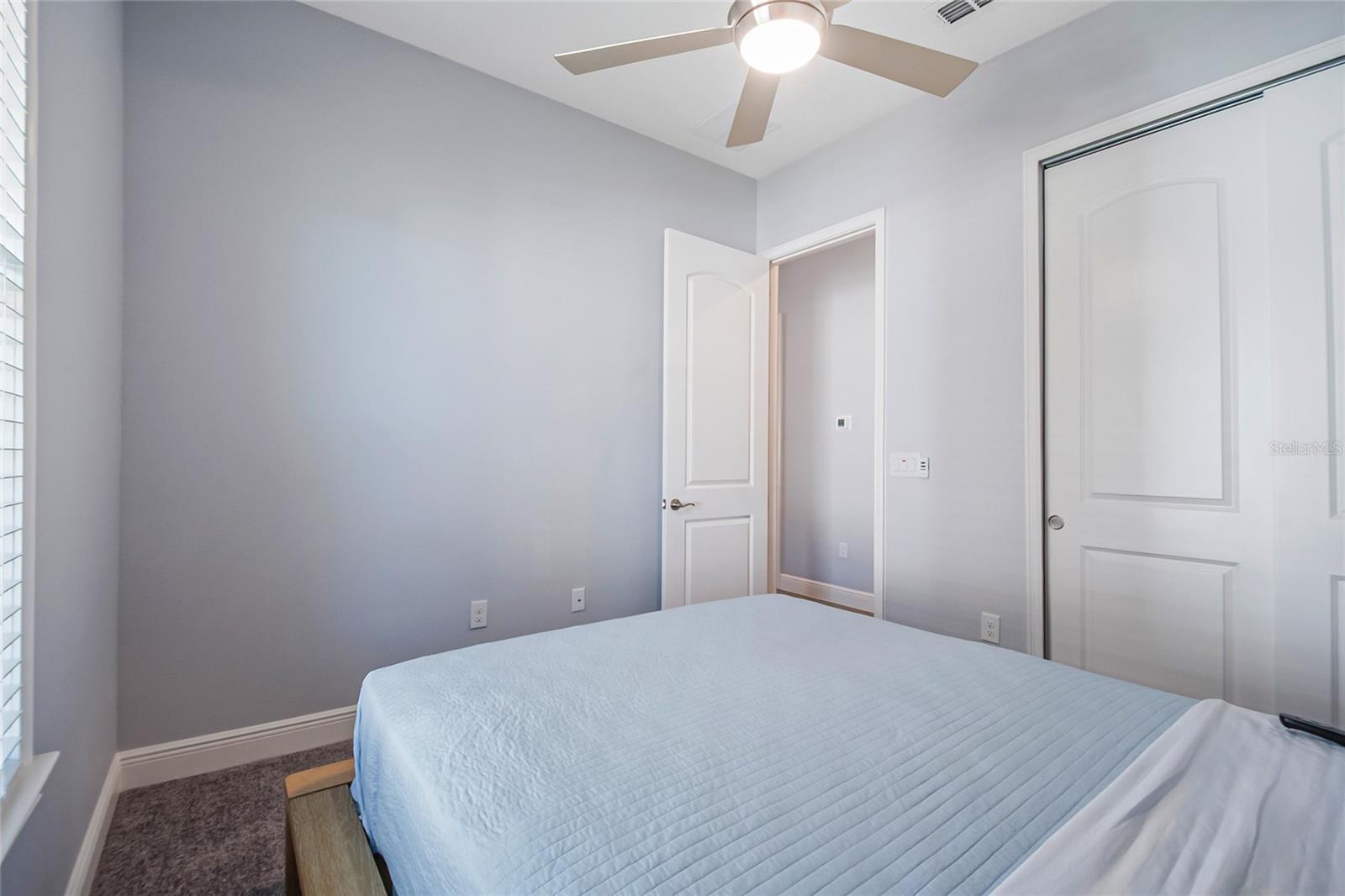 TWIN LAKES - Residential