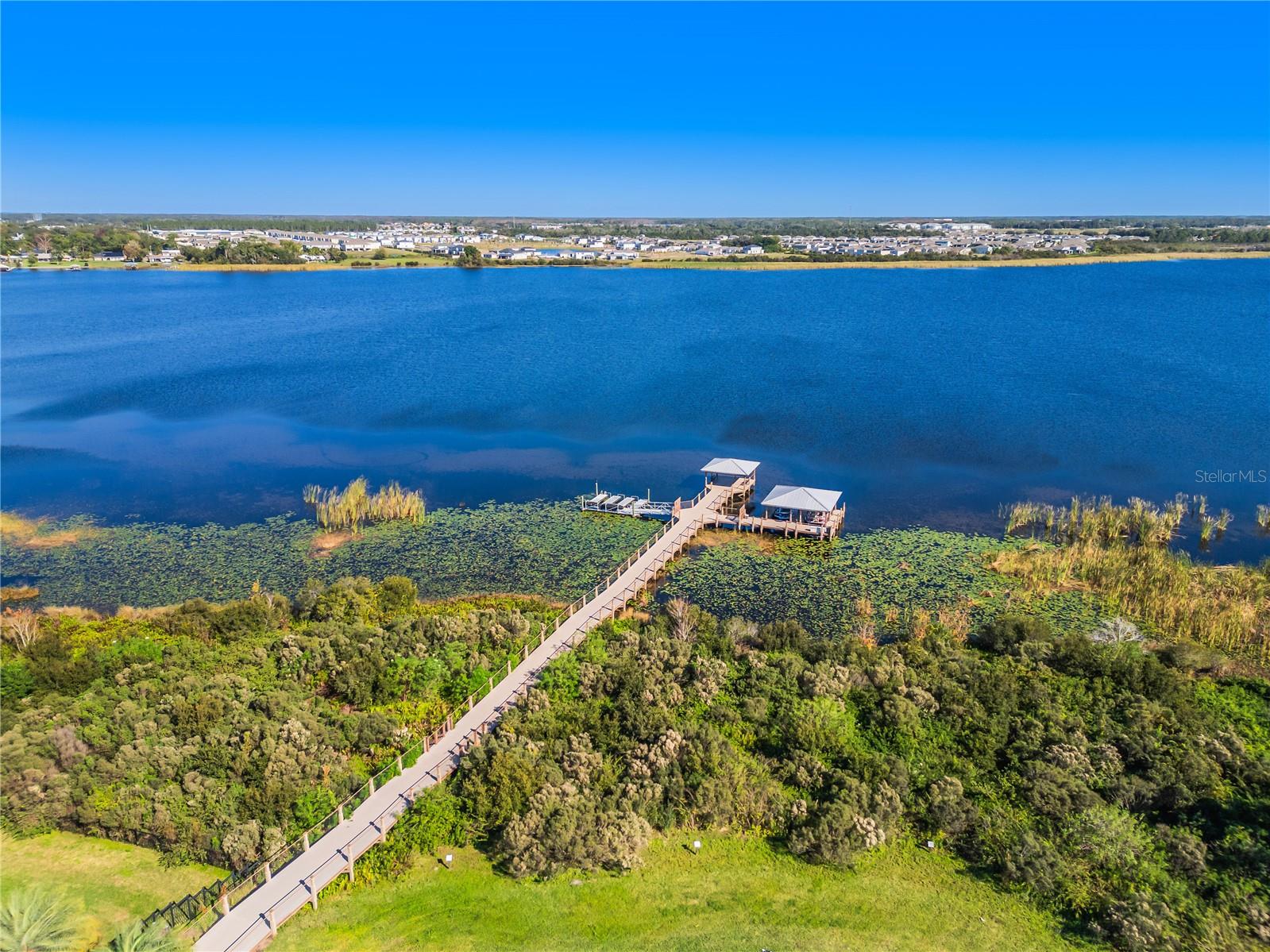 TWIN LAKES - Residential