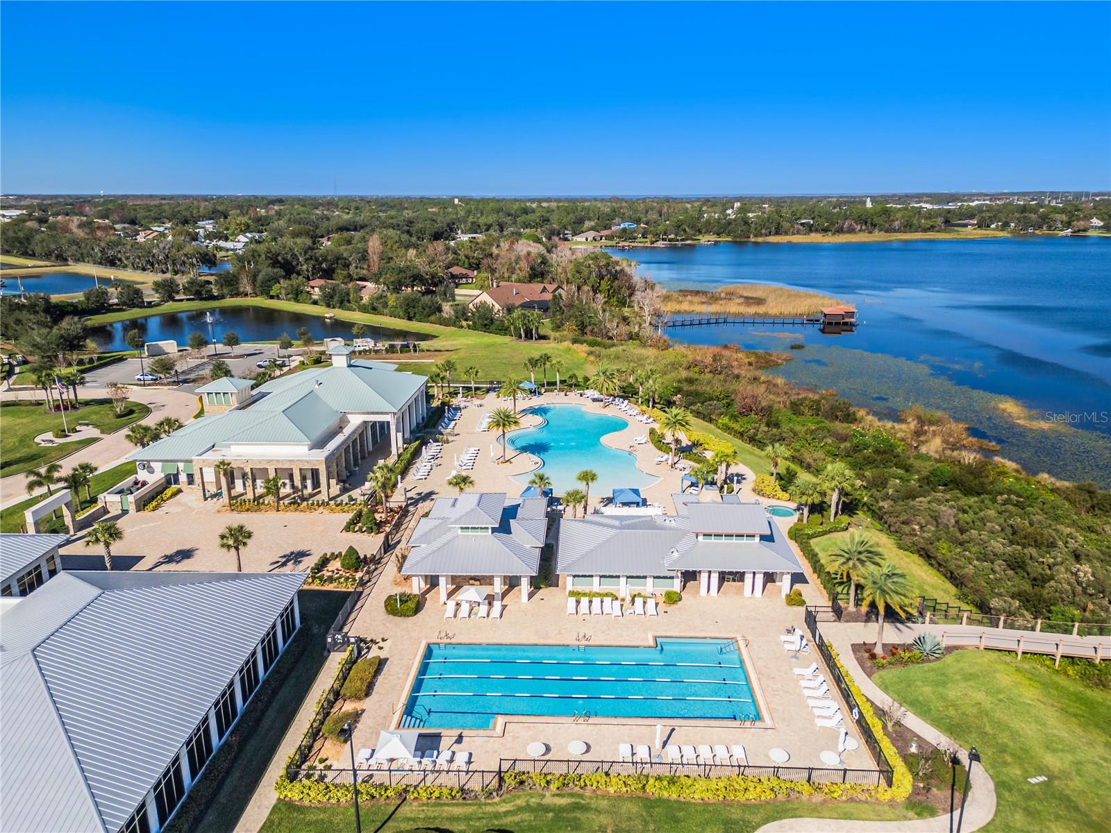 TWIN LAKES - Residential