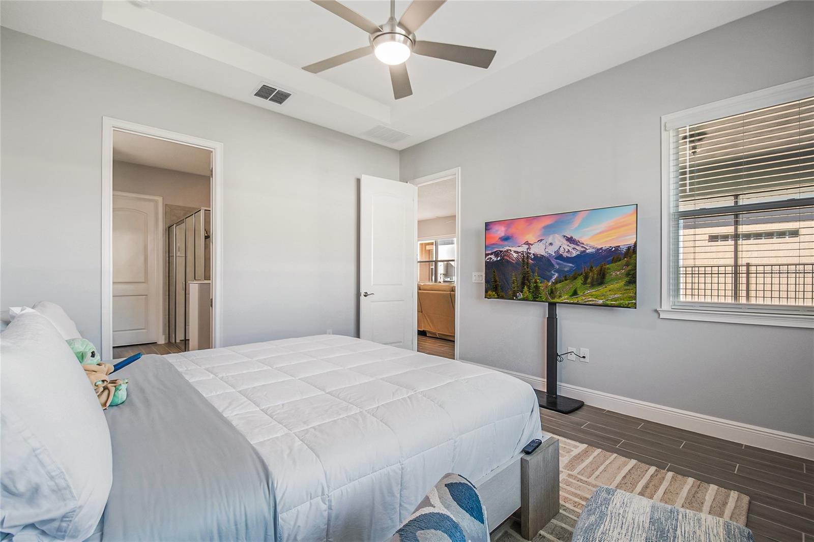 TWIN LAKES - Residential