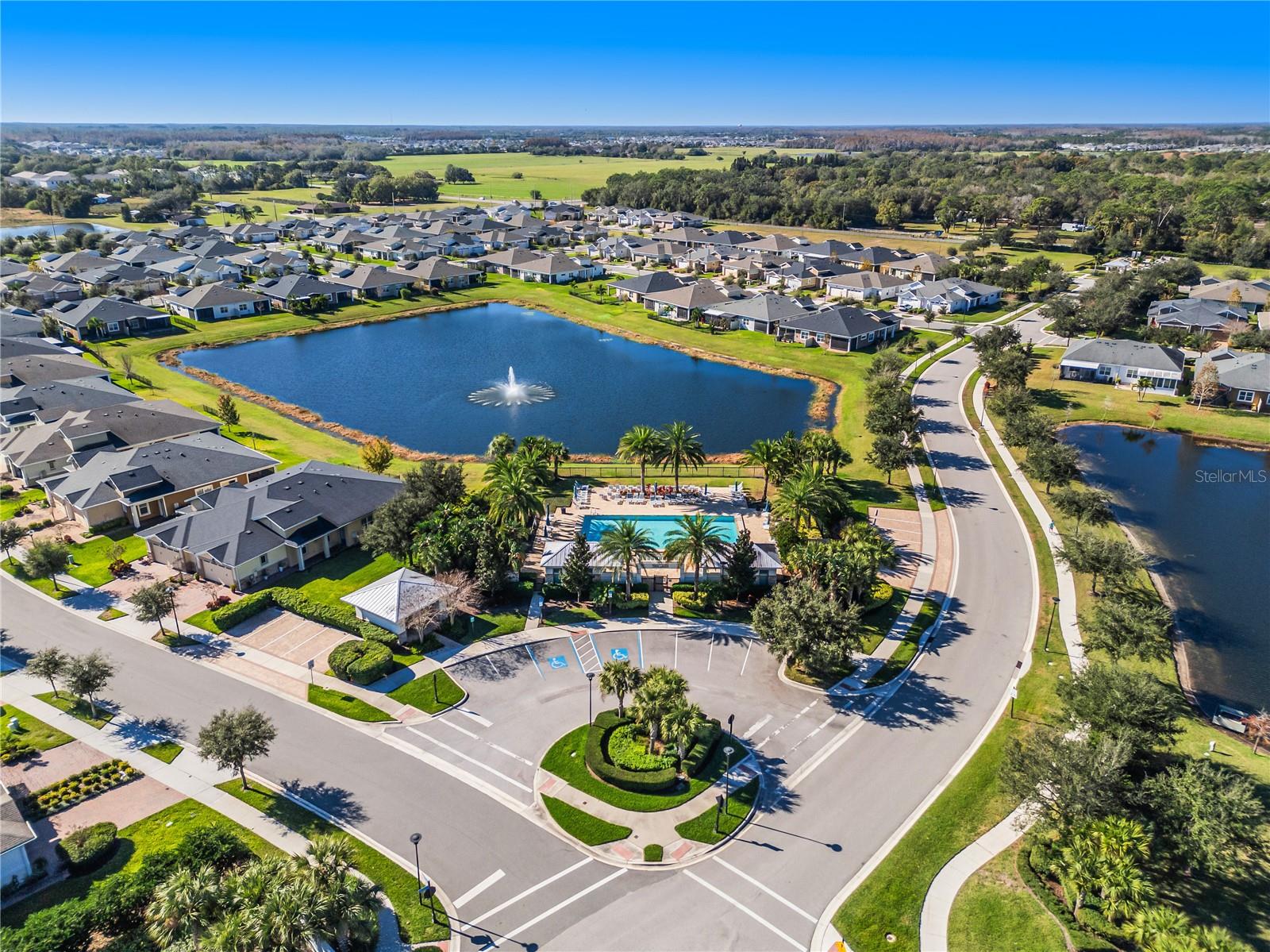 TWIN LAKES - Residential