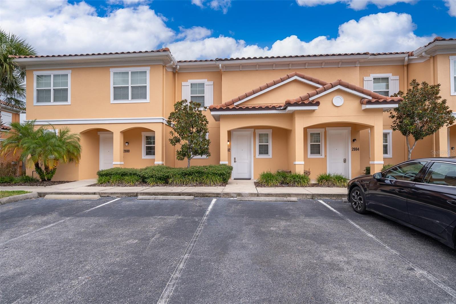 This beautiful 2 bed 2.5 bath townhome is located in the pristine Regal Oaks resort community located
just behind Old Town Theme Park and minutes from the parks, shopping, restaurants, and more. Inside
this fully furnished home, you will find a living/dining room combo and a kitchen boasting
stainless steel appliances and granite countertops. Upstairs you will find two bedrooms including
the master bedroom. The master bedroom has an en-suite bathroom with a shower and garden tub.
Enjoy picturesque views of the sparkling pool and clubhouse right from your own home. After a
fun-filled day at the parks, unwind at the on-site clubhouse bar and restaurant — your perfect
evening retreat. Looking for the comforts and luxuries of your own home in a fantastic location?
You’ve found it here! Don't miss out on this incredible opportunity.