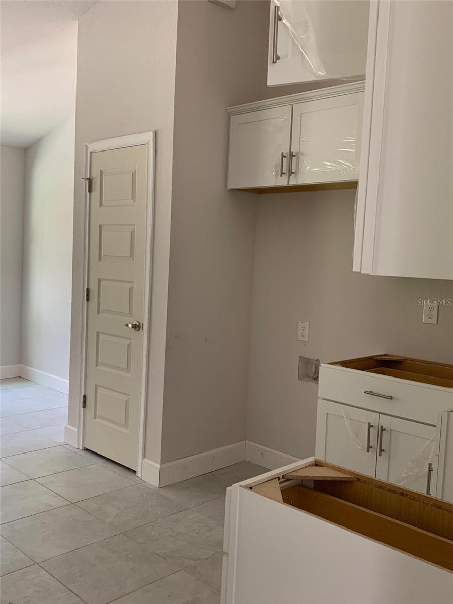 3332 W VIKING LANE