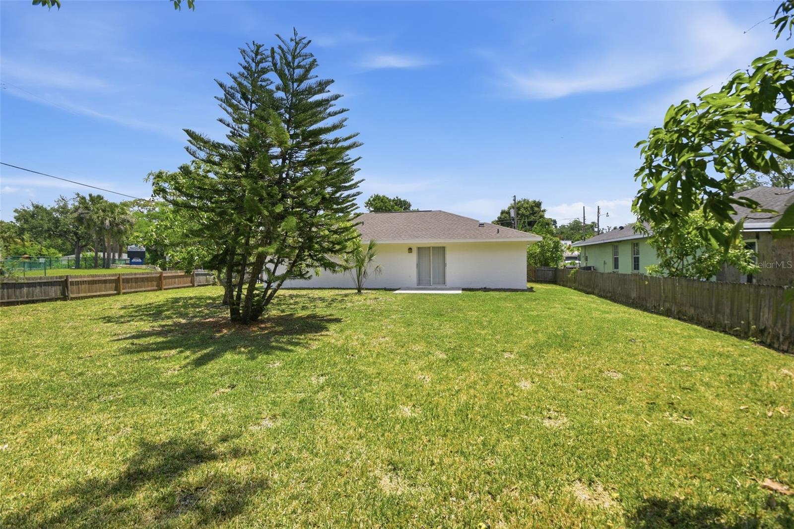 PINECREST - Residential