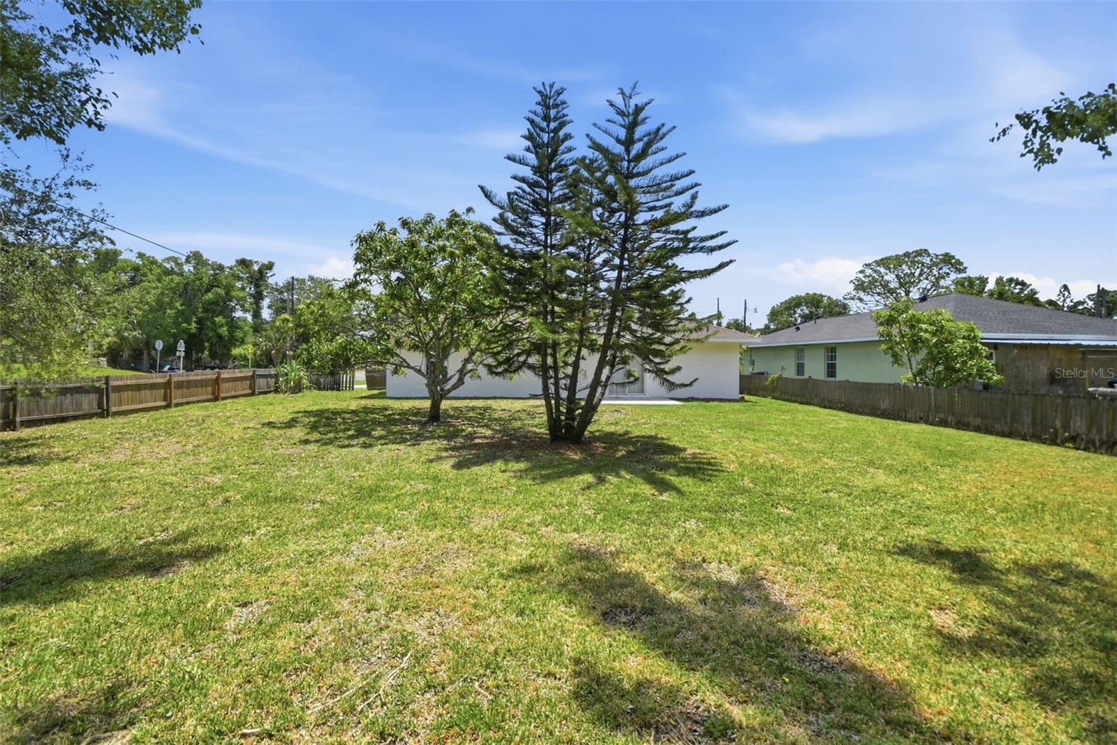 PINECREST - Residential