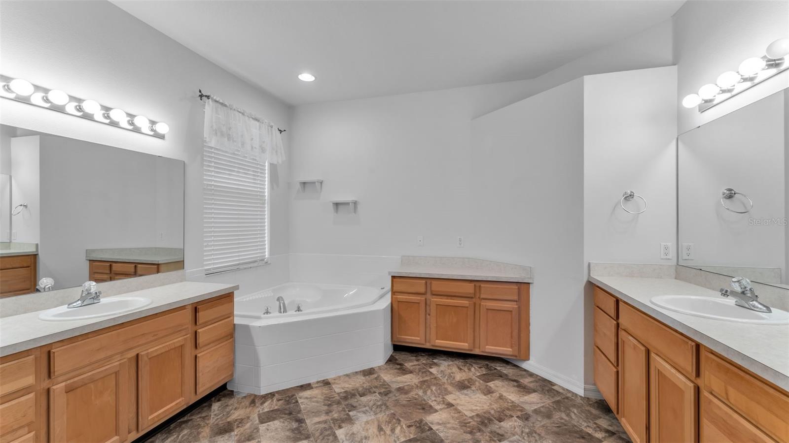 CARILLON LAKES PH 02 - Residential