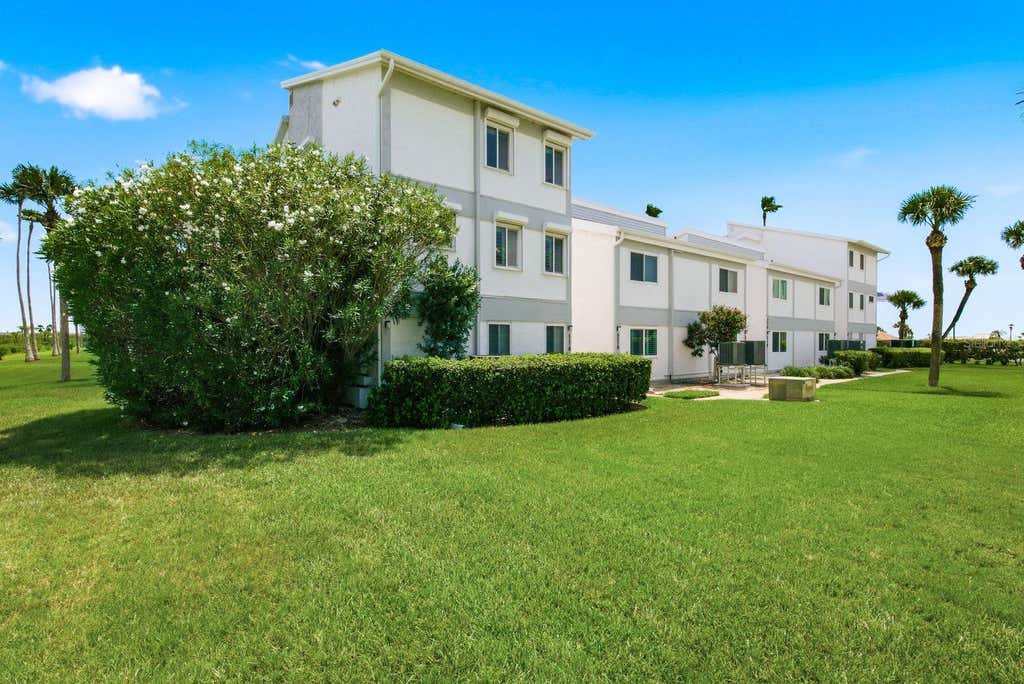 Photo of 1401 Gulf Boulevard #216, Clearwater Beach, FL 33767 (MLS # TB8520893)