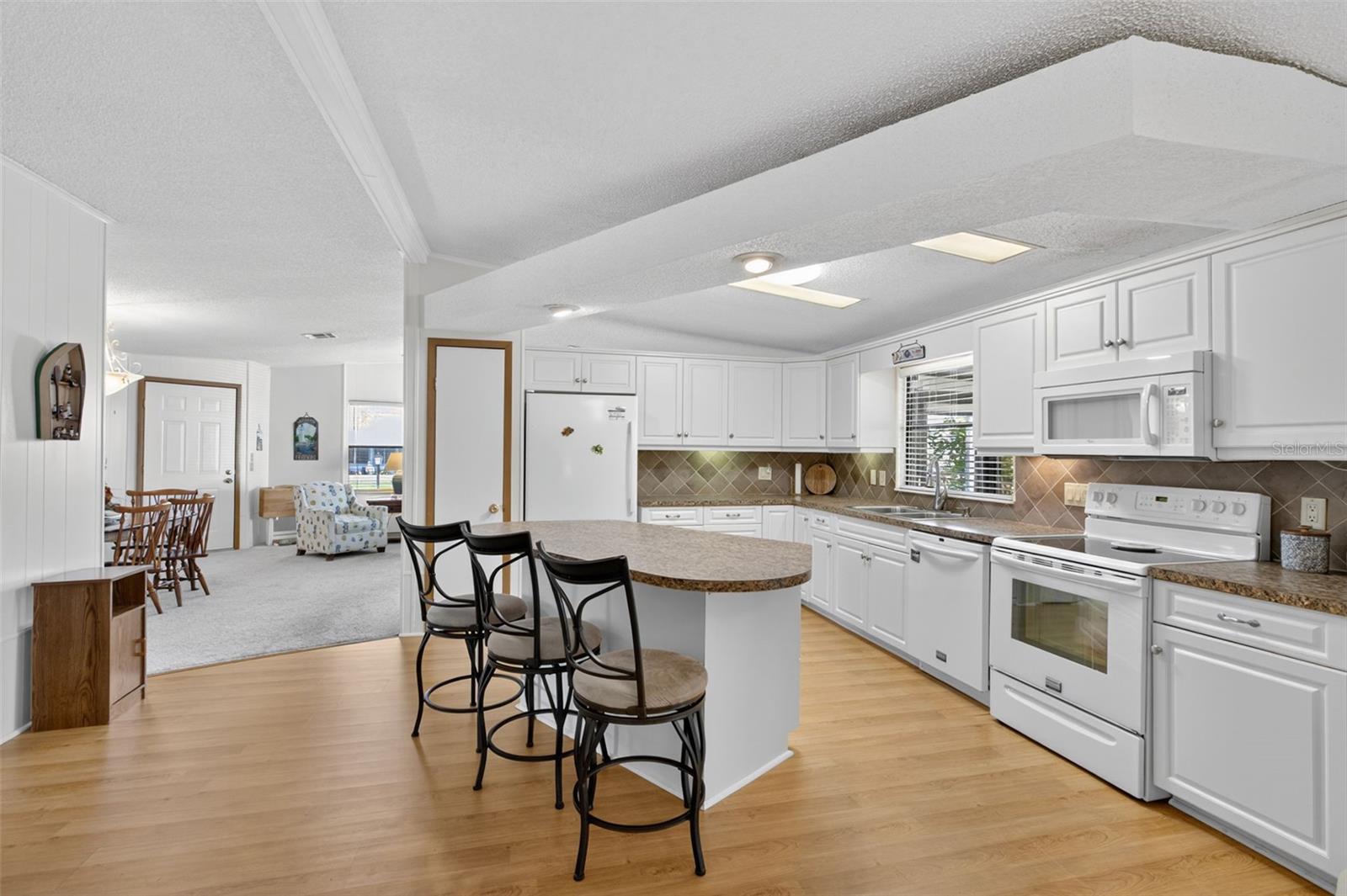 LA CASA MHP CO-OP - Residential