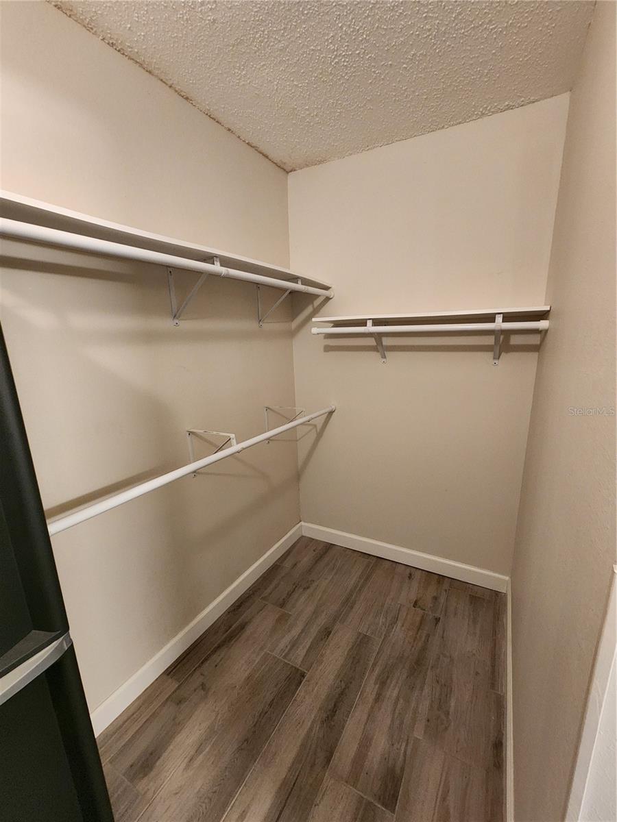 LAKEVIEW OF LARGO - Residential