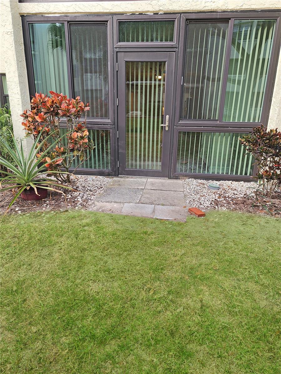 LAKEVIEW OF LARGO - Residential