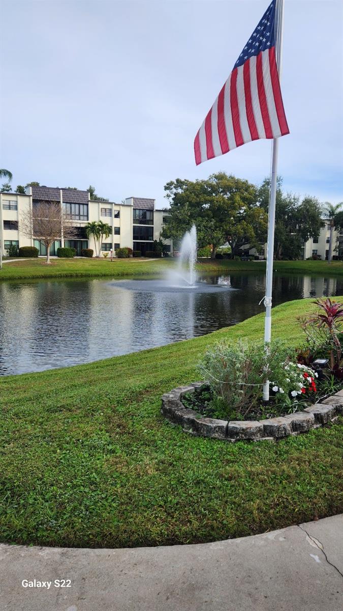 LAKEVIEW OF LARGO - Residential
