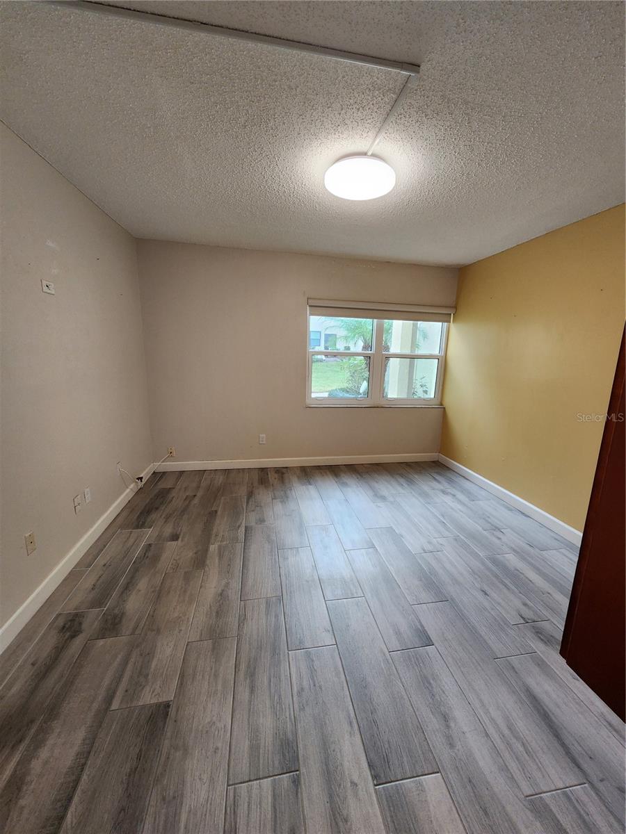 LAKEVIEW OF LARGO - Residential