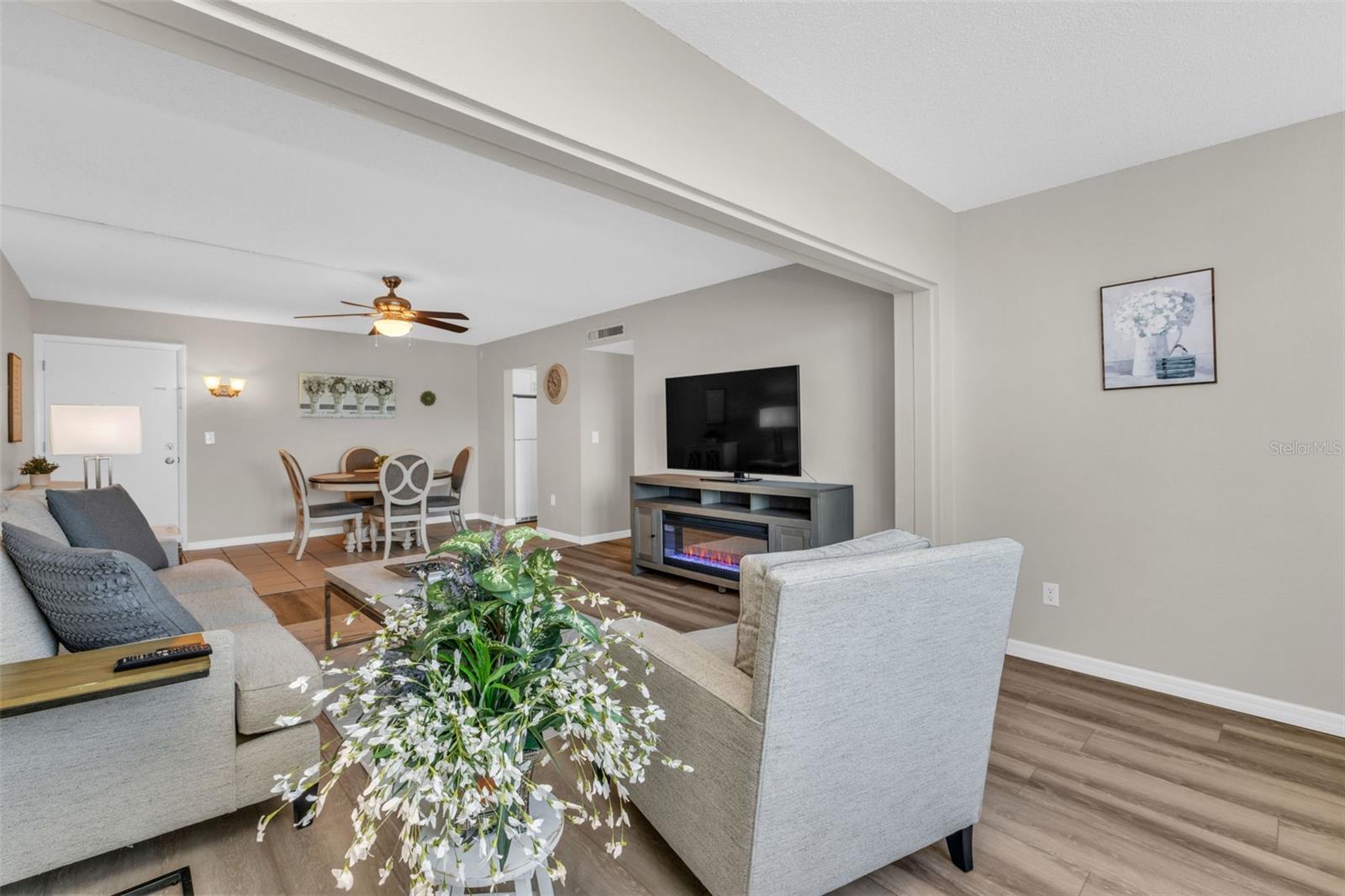 CHELSEA HOUSE - Residential